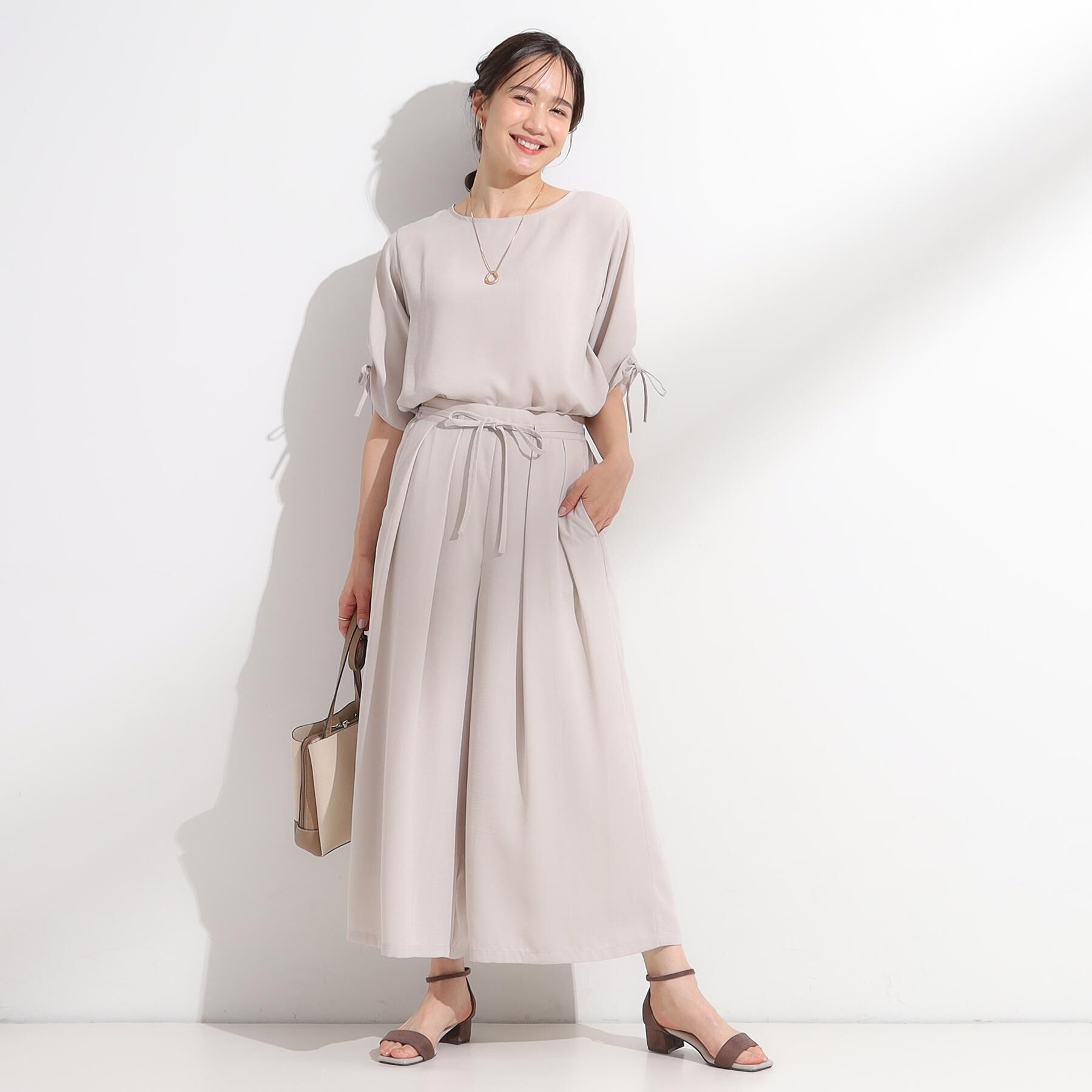 SHOO･LA･RUE「【セットアップ可/洗える/S-LL】お袖シャーリング 麻調5分袖ブラウス」|シャツ・ブラウス|