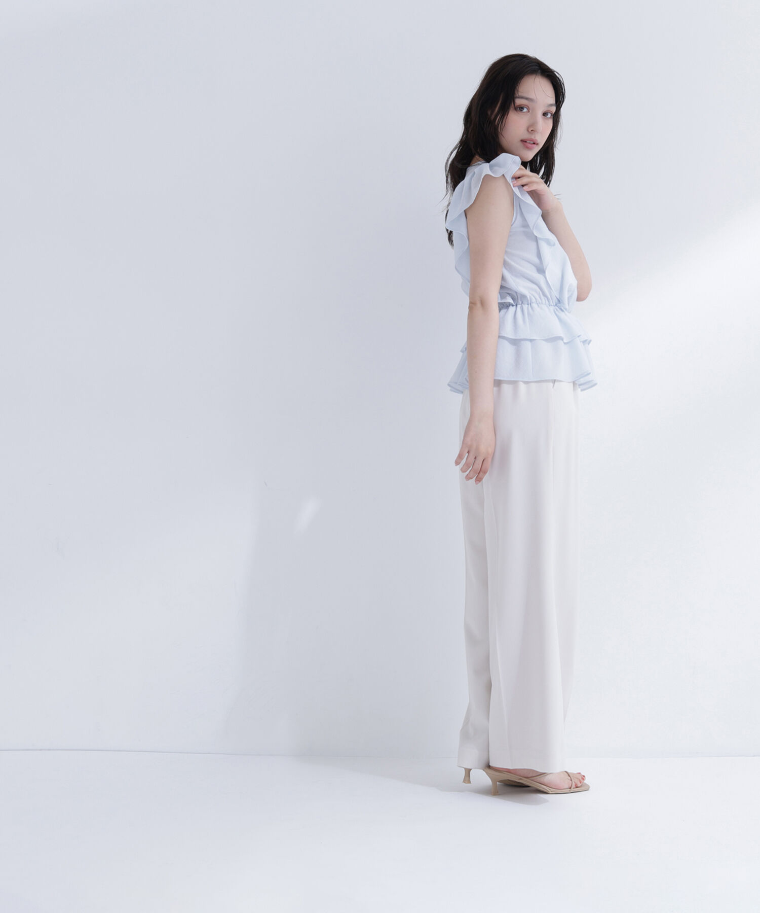  「〈山本里菜さんコラボ〉ラッフル楊柳ペプラムブラウス」|シャツ・ブラウス|