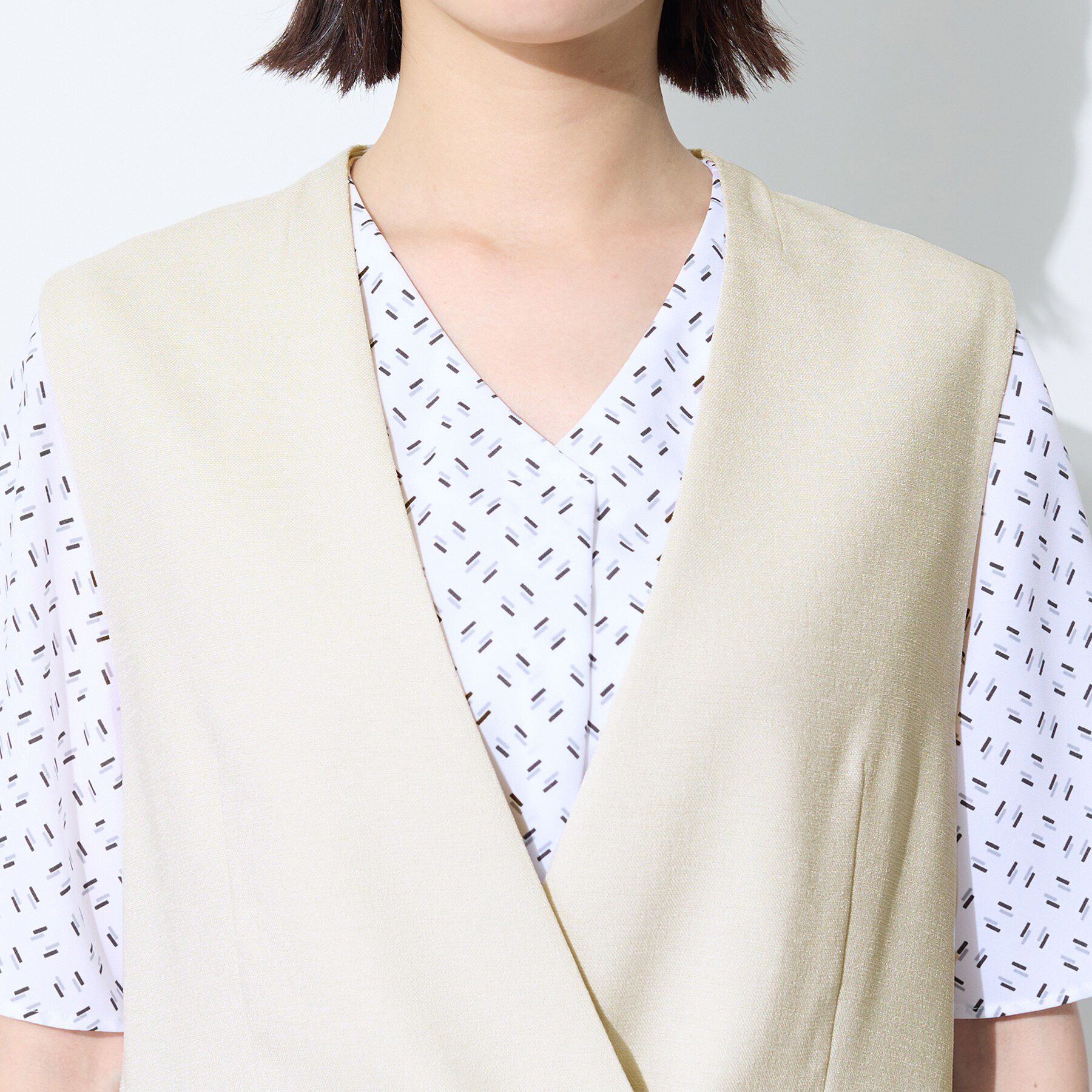 INDIVI「【SETUP可能／快適／シワになりにくい】リネンライクジレ」|ベスト・ジレ|