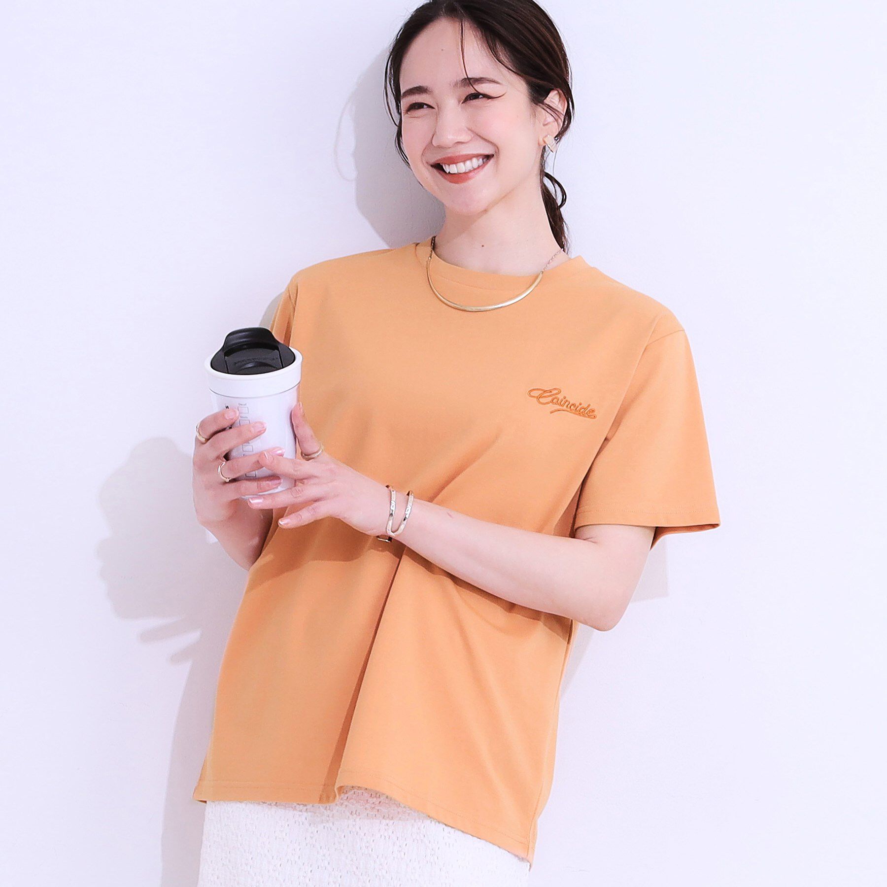 SHOO･LA･RUE「【S-LL/ひんやり/UV】汗をかいても気になりにくい グラフィックTシャツ」|Tシャツ・カットソー|オレンジ(366)