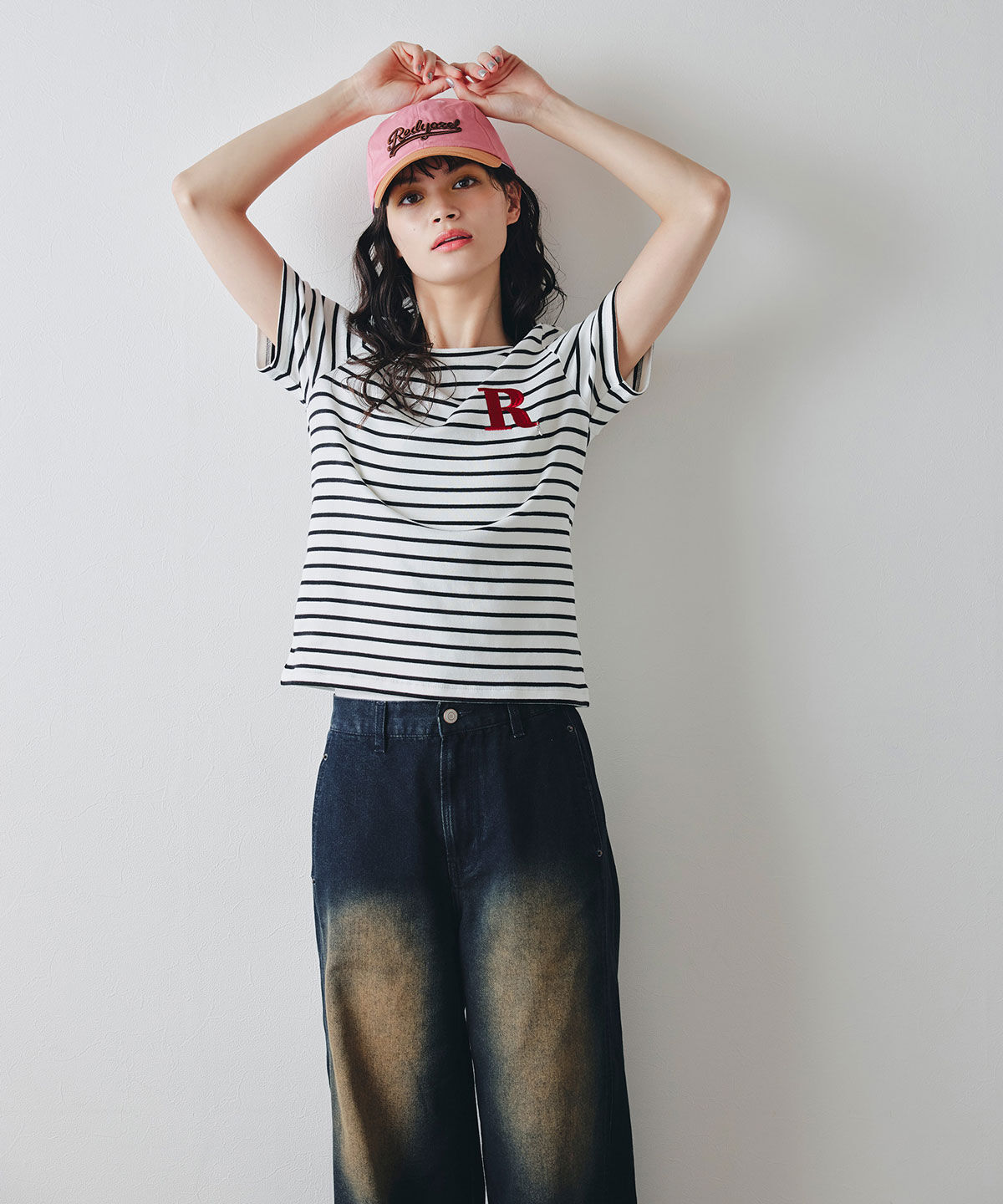 REDYAZEL「ビジューRチャームTシャツ」|Tシャツ・カットソー|