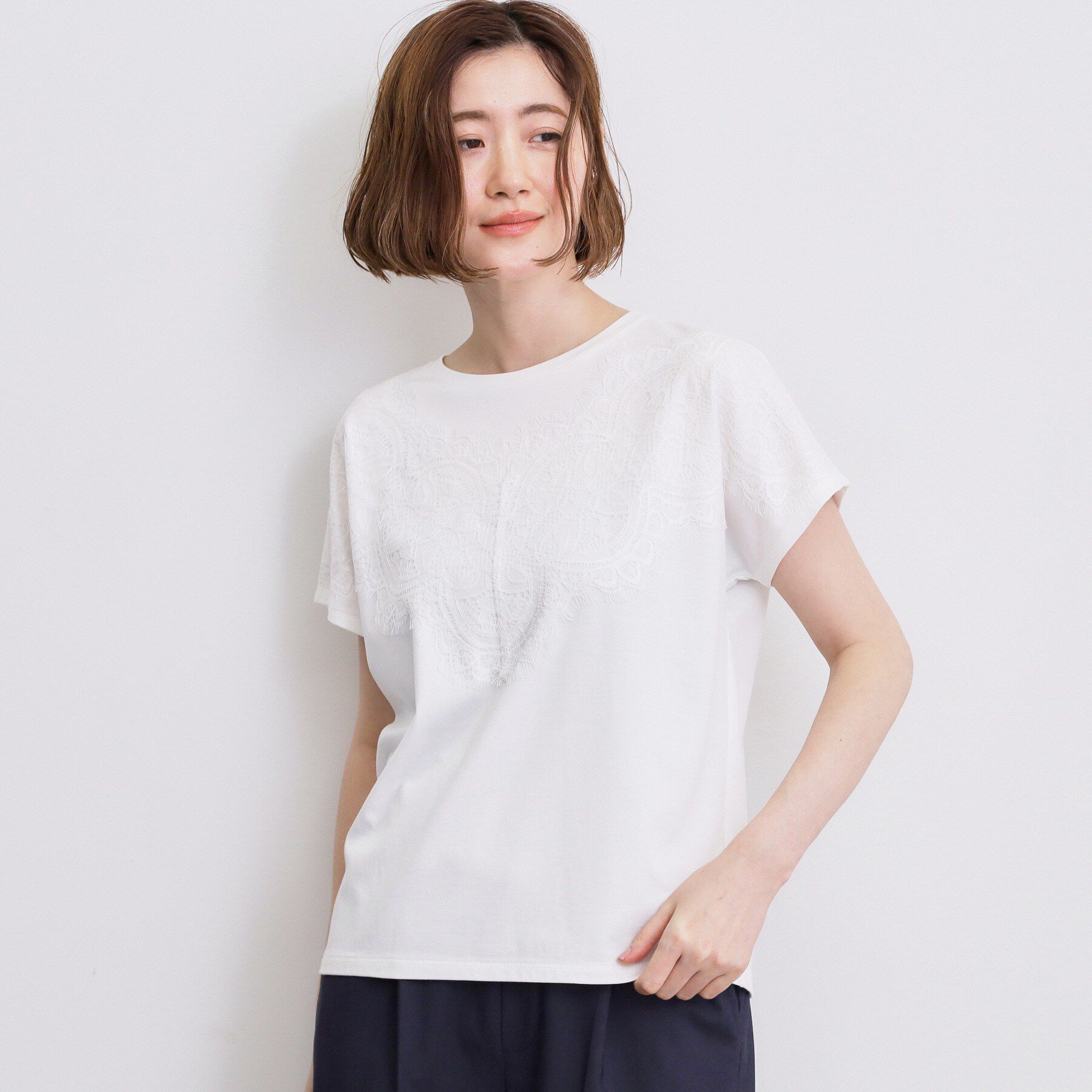 grove「【持続冷感】ひんやりポンチシリーズ／フロントレースドルマンカットソー」|Tシャツ・カットソー|オフホワイト(003