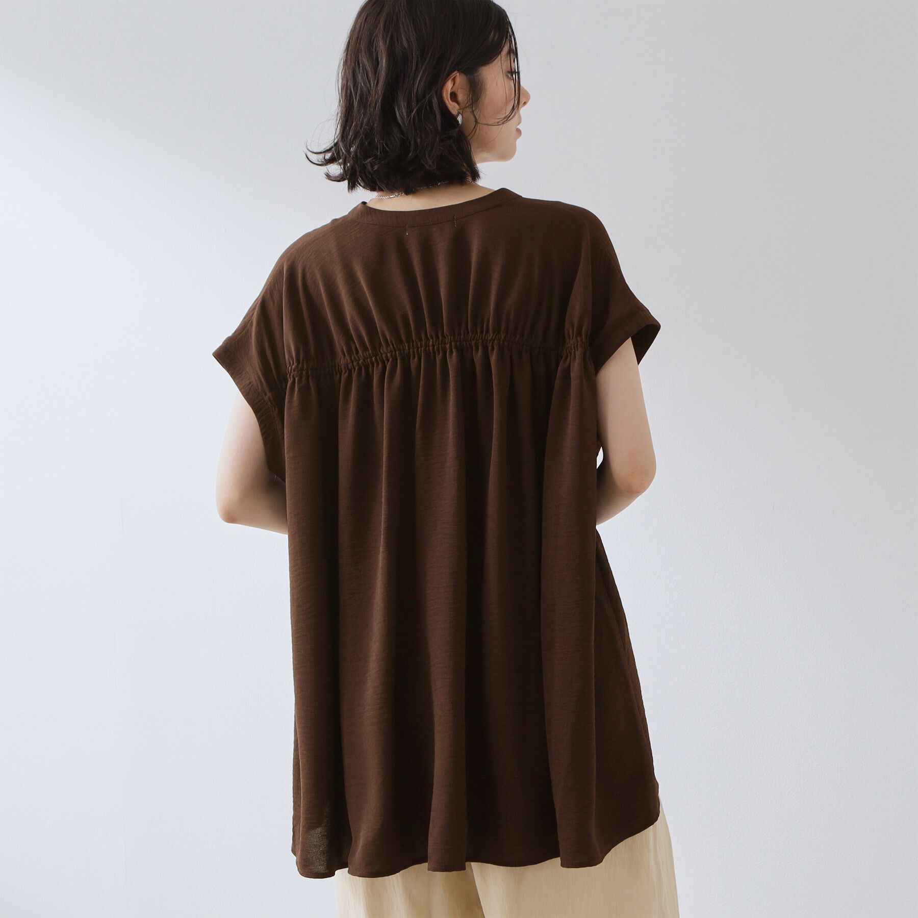 THE SHOP TK「【夏に嬉しい機能つき】ひんやりさらさら シャーリングブラウス」|シャツ・ブラウス|