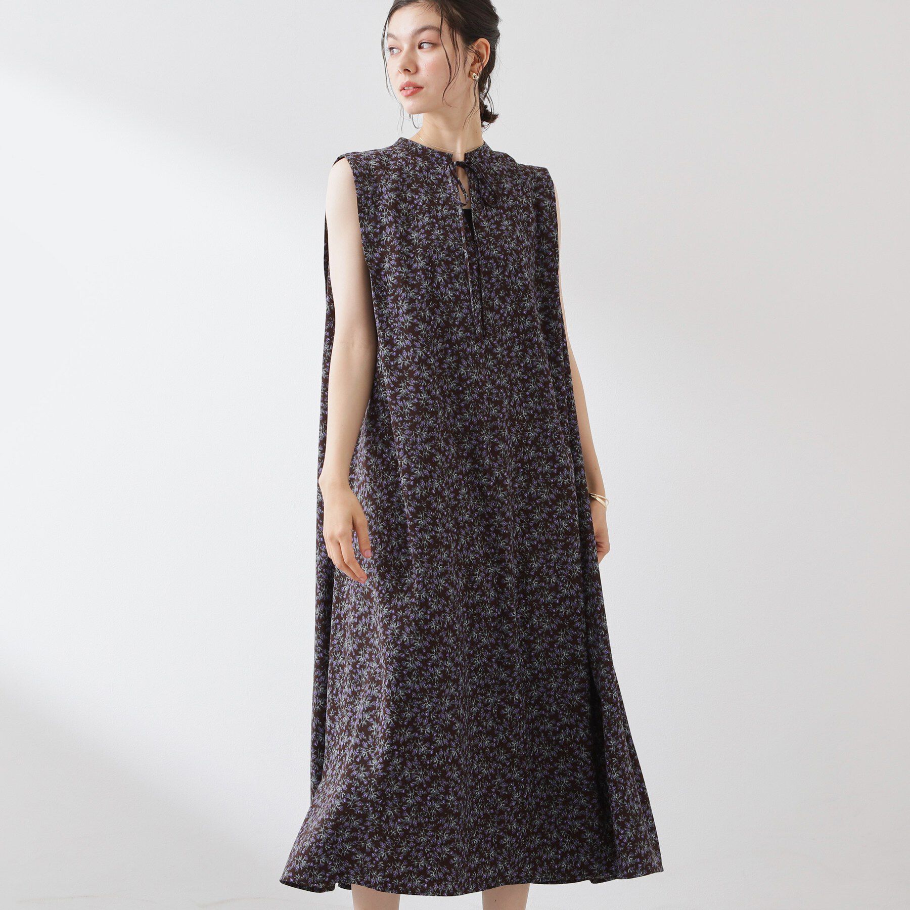 THE SHOP TK「大人のリゾートムード 小花柄ワンピース」|ワンピース|ブラウン(143)