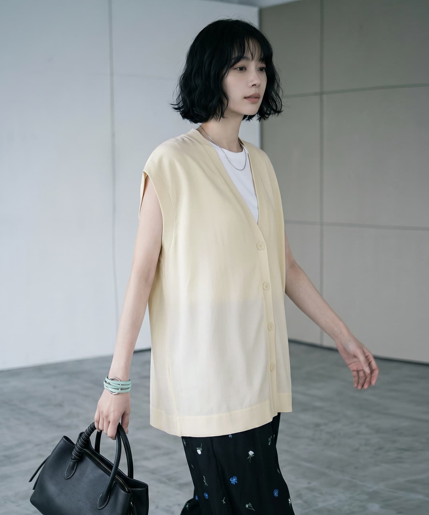 STYLE DELI「【BLK001】レーヨンポリＶネックオーバーサイズベスト」|ベスト・ジレ|アイボリー