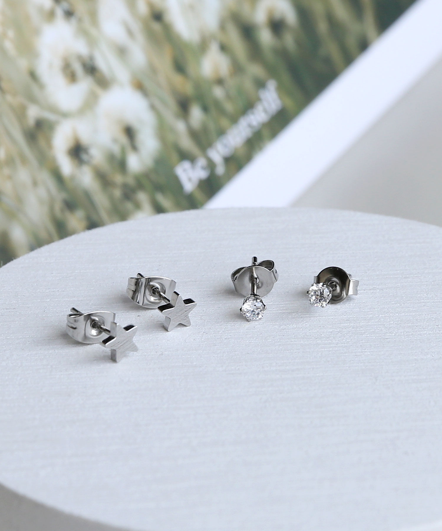 colleca la「[stainless]ステンレス・ 星とストーンのセットピアス〈金属アレルギー対応〉」|ピアス|シルバー