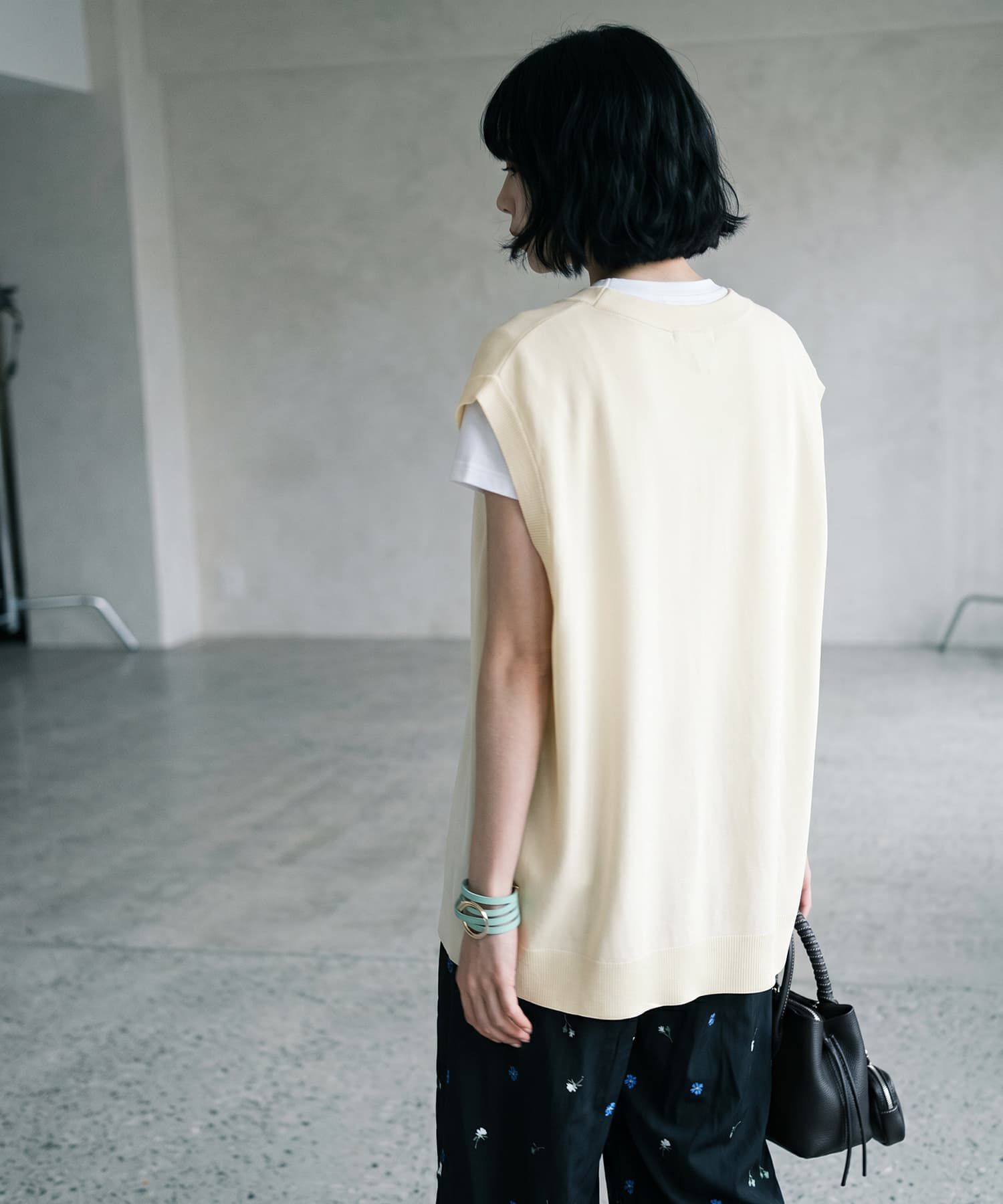 STYLE DELI「【BLK001】レーヨンポリＶネックオーバーサイズベスト」|ベスト・ジレ|