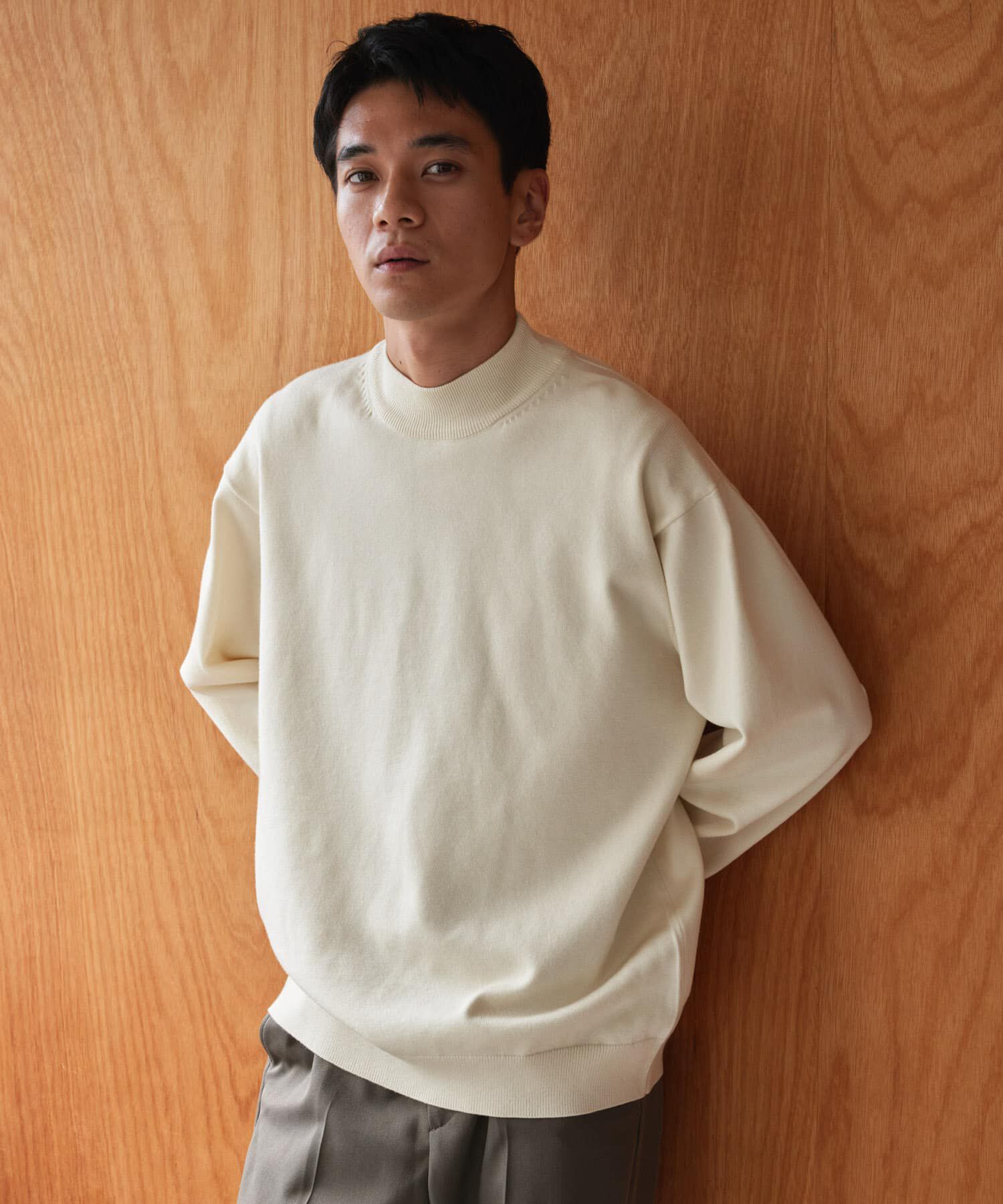 URBAN RESEARCH DOORS「『仁村紗和さん着用』『UR TECH 200日ニット』 モックネック」|ニット・セーター|オフホワイト