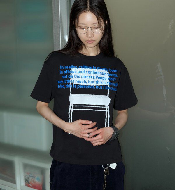  「【OFFICE SERVICES】 OFFICE CHAIR TEE」|Tシャツ・カットソー|ブラック