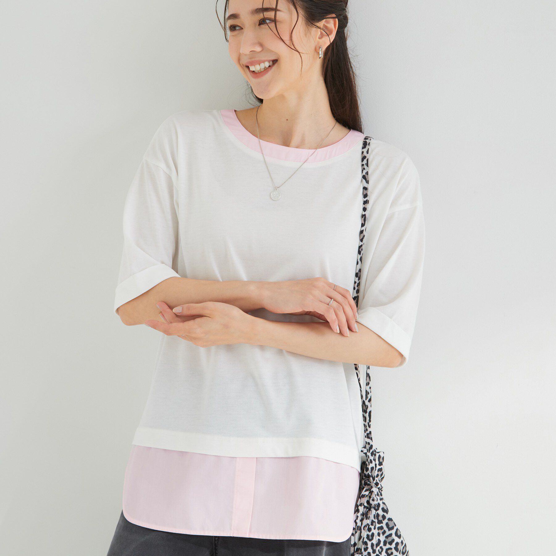 SHOO･LA･RUE「【インせず着られる/二の腕隠れる】重ね着風 シャツドッキングトップス」|Tシャツ・カットソー|ホワイト(001)