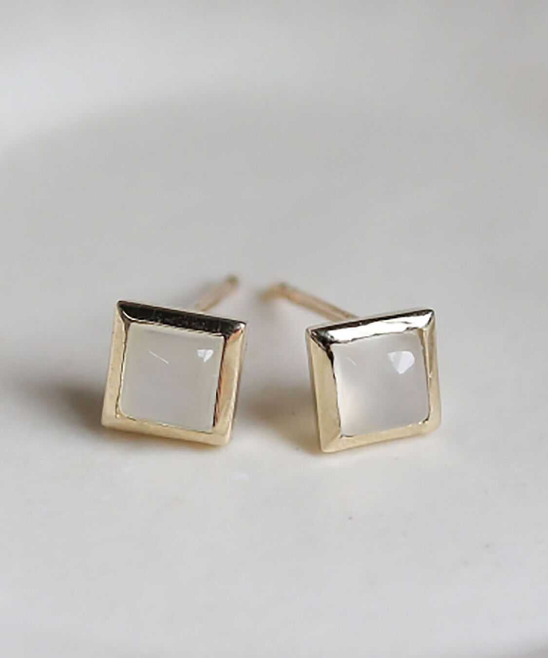  「ムーンストーン スクエア ピアス | K10YG」|ピアス|