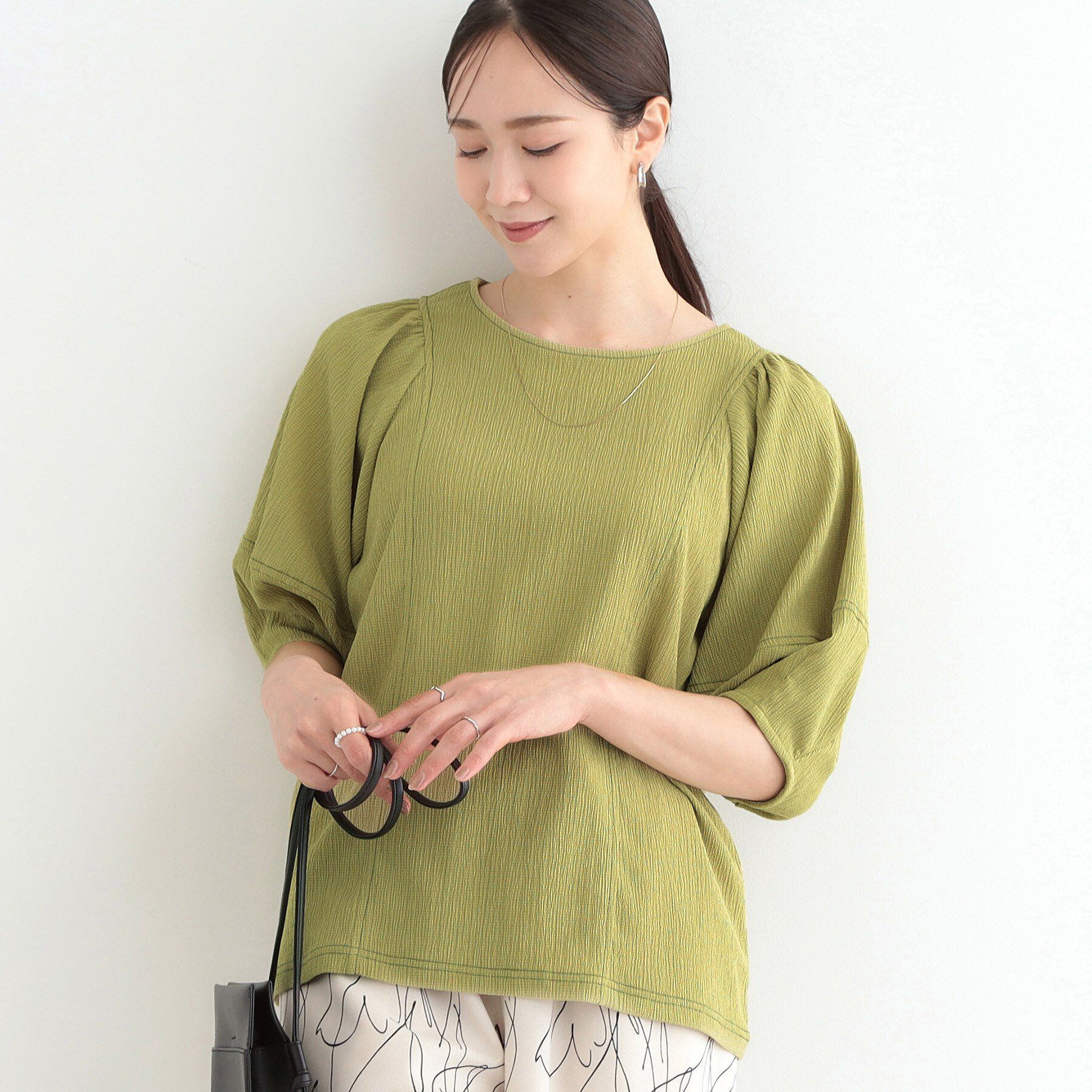 SHOO･LA･RUE「【洗える/S-LL/UV】 配色ステッチがアクセント 大人のデザイントップス」|Tシャツ・カットソー|グリーン(025)