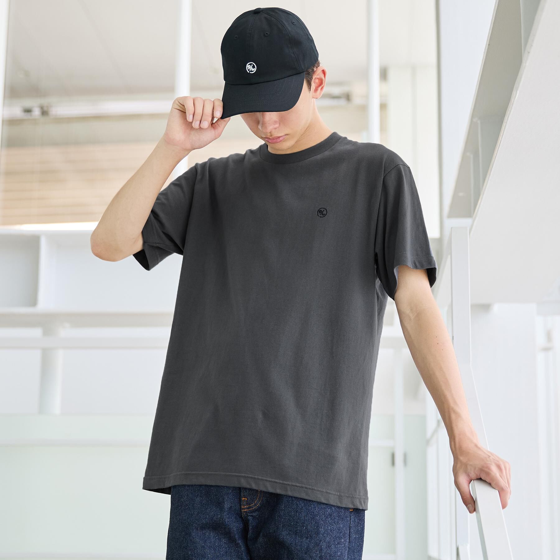 TAKEO KIKUCHI「【LIMITED】10colors ワンポイントロゴTシャツ」|Tシャツ・カットソー|チャコールグレー(0