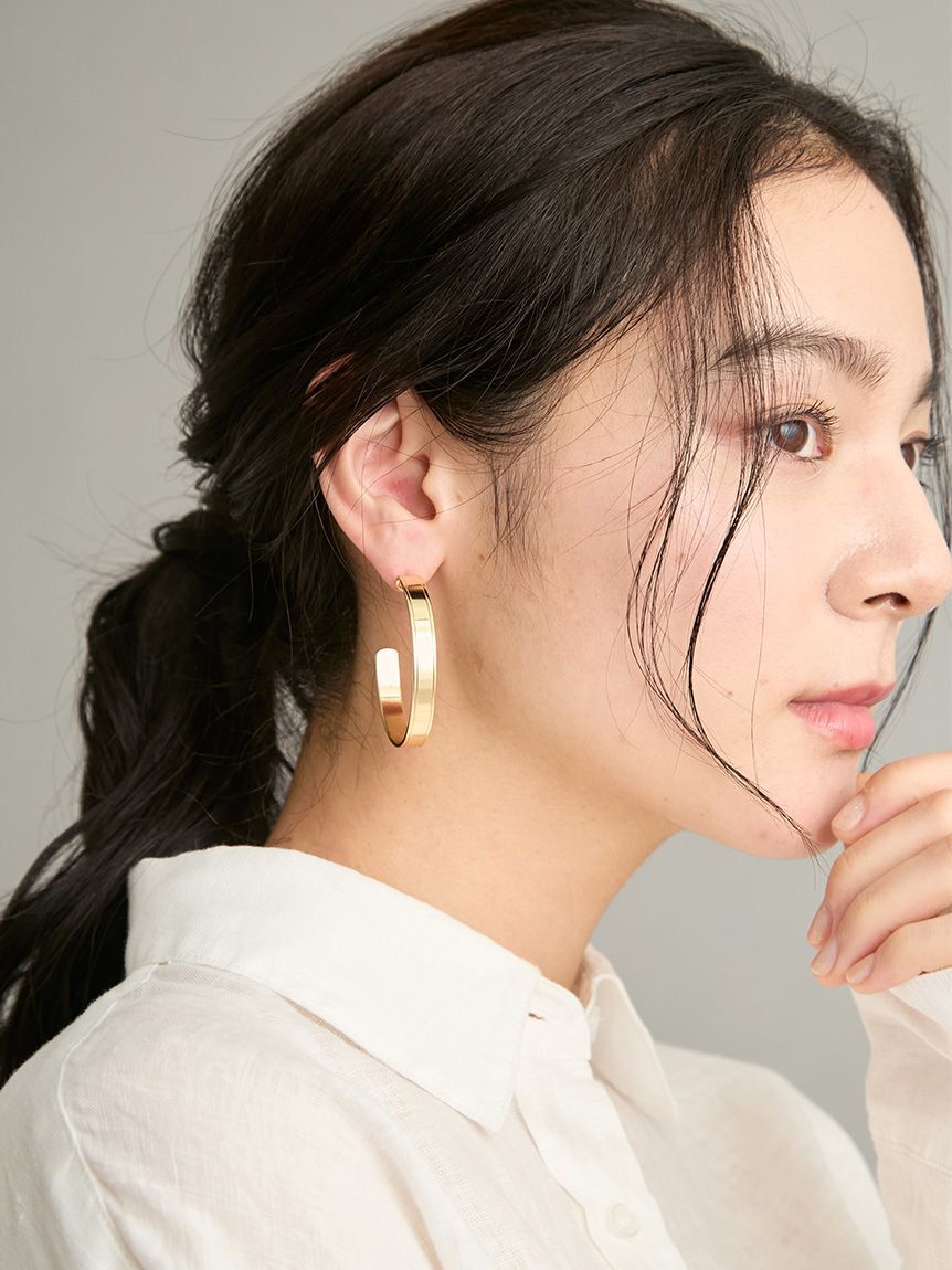 Mila Owen「メタルラインフープピアス」|ピアス|