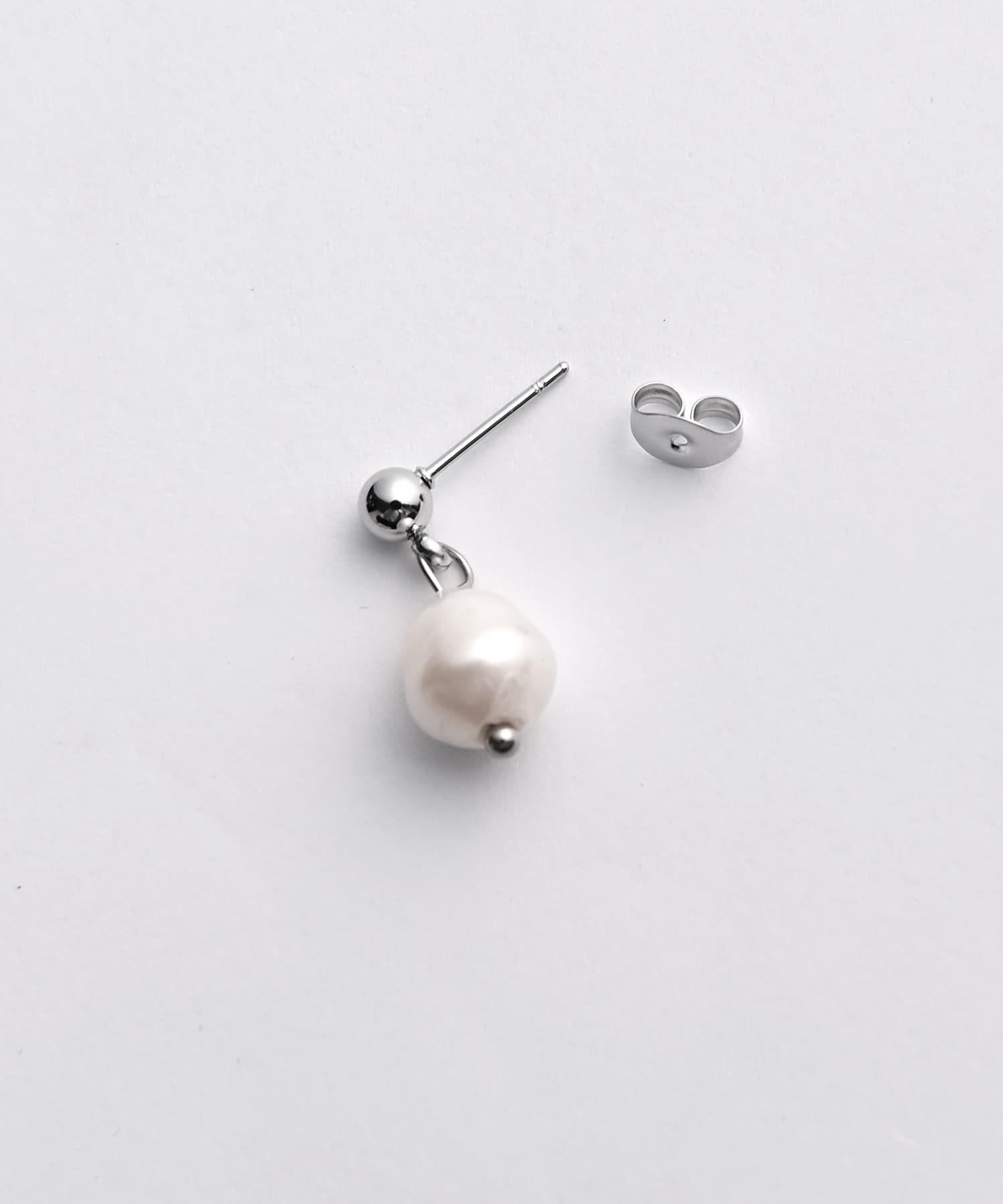 STYLE DELI「【DELI by】揺れ感淡水パールのミニドロップピアス」|ピアス|
