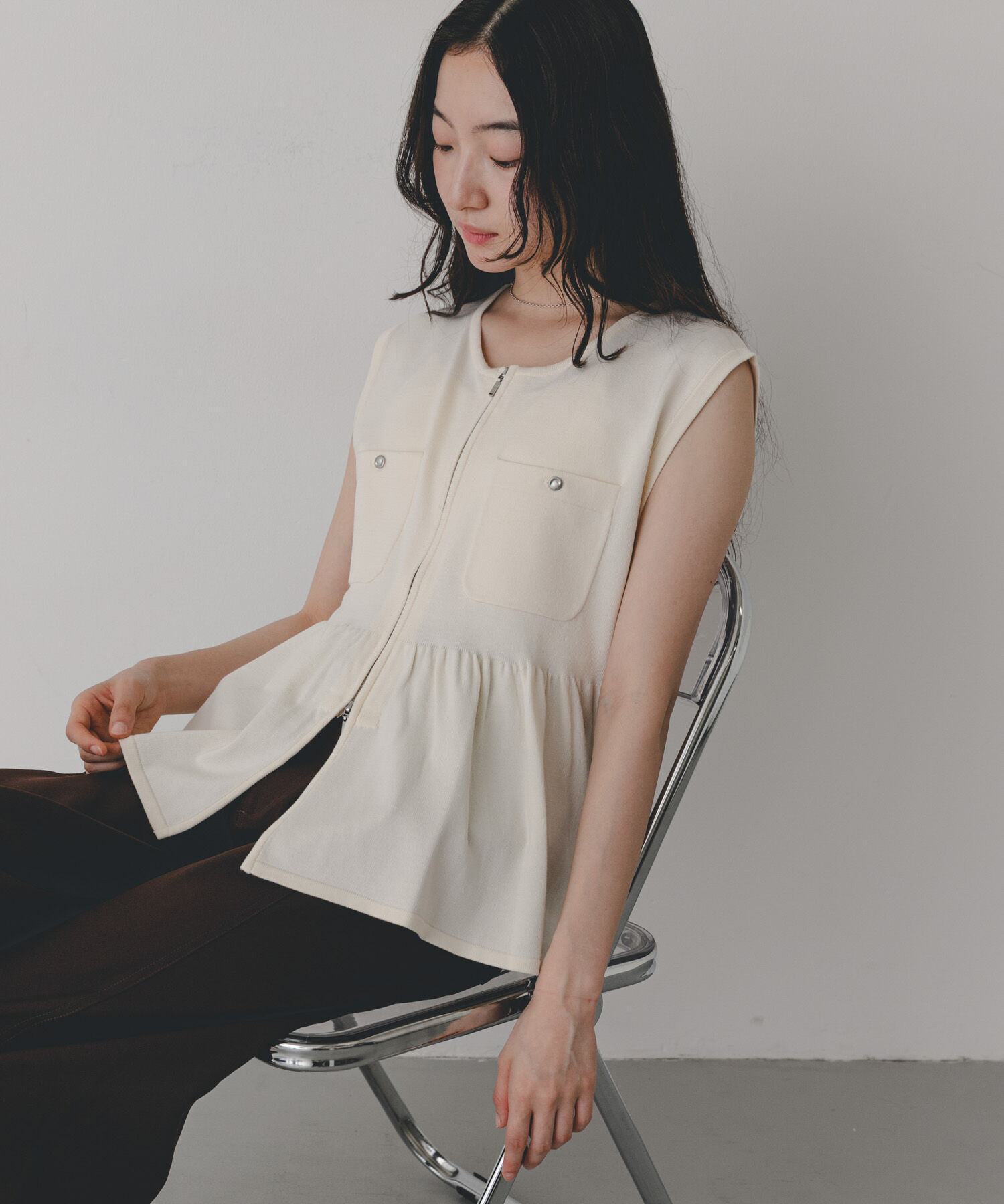 SENSE OF PLACE by URBAN RESEARCH「『洗濯可』ペプラムジップセーター」|ニット・セーター|アイボリー
