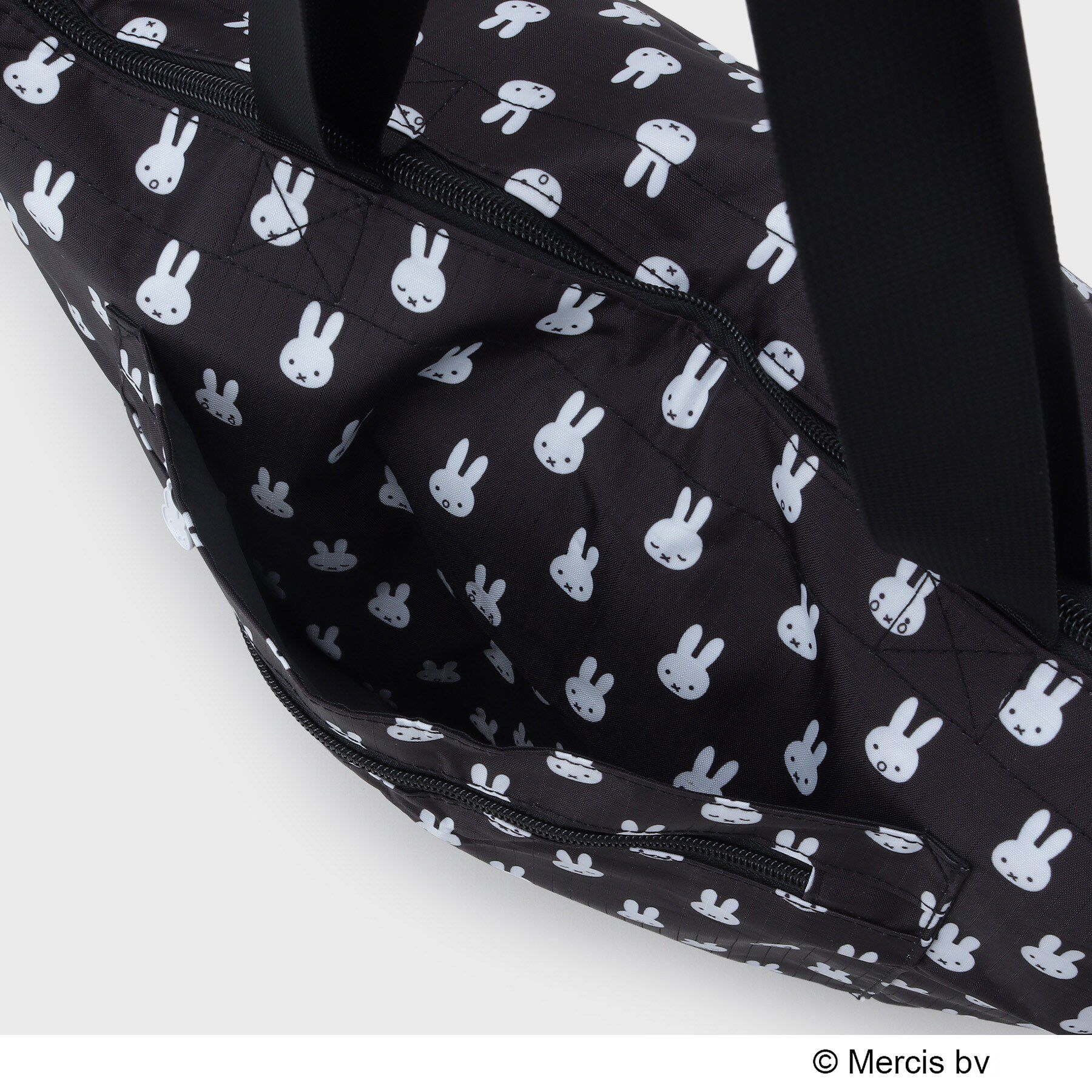 OPAQUE.CLIP「◆【miffy】総柄プリント折りたたみキャリーオンBIGトートバッグ」|トートバッグ|