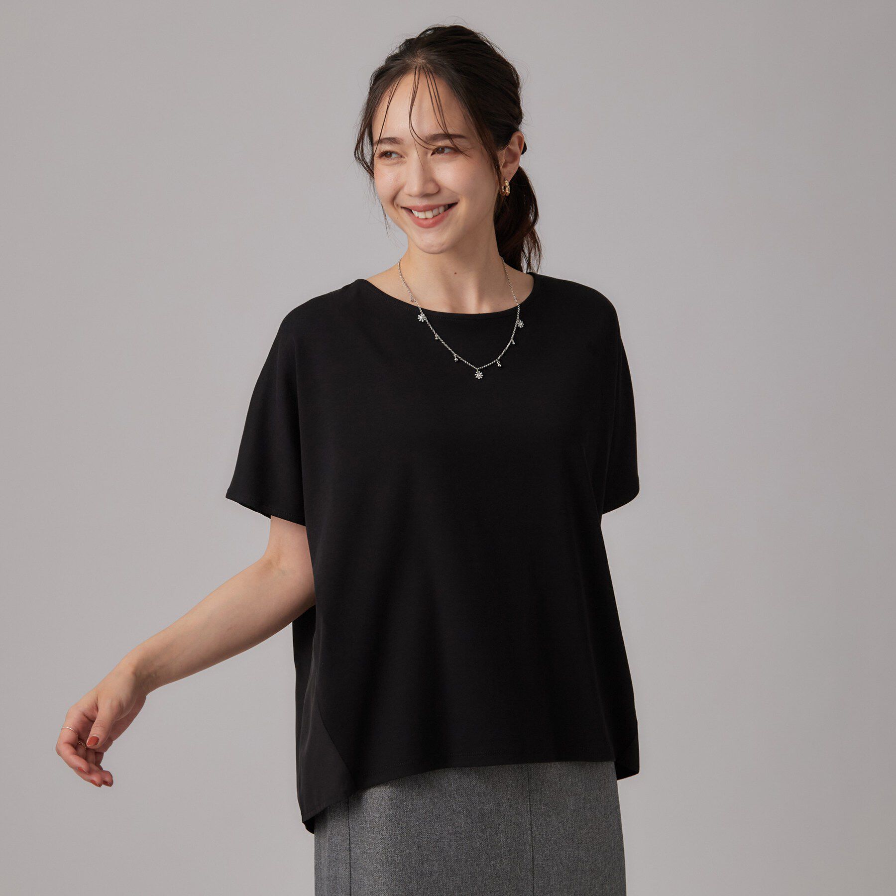 SHOO･LA･RUE「【洗濯機可/S-LL】後ろ姿も映える 異素材ドッキングトップス」|Tシャツ・カットソー|