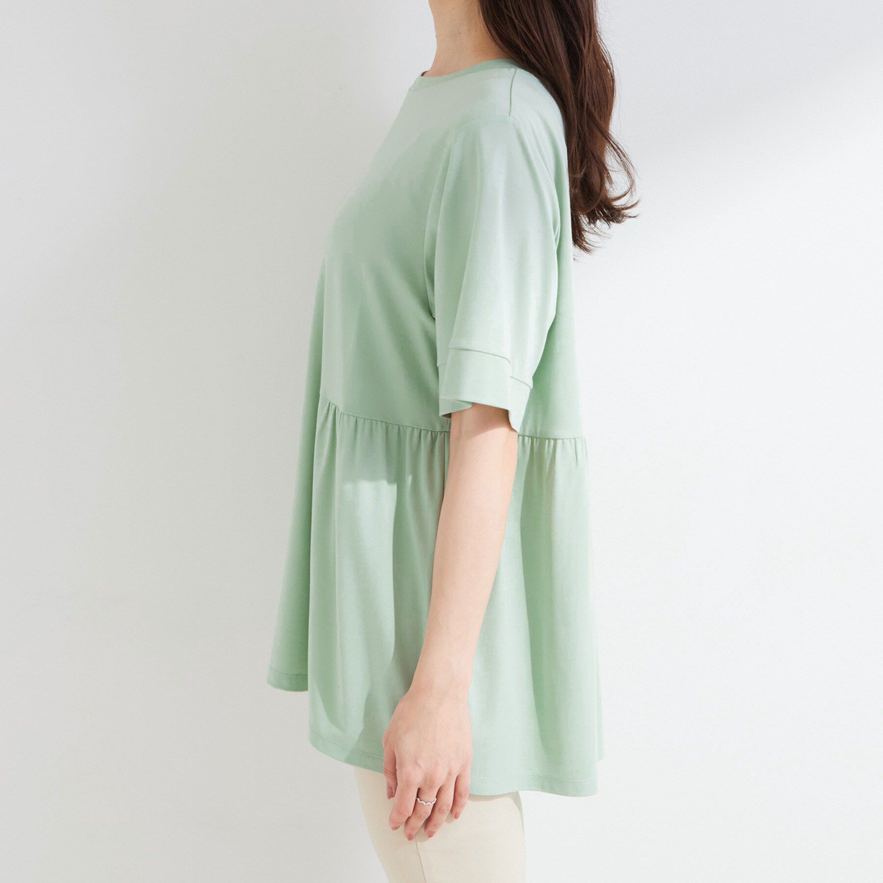 SHOO･LA･RUE「【ひんやり/UV/S-LL/体型カバー】インせず着られる サイドギャザー切替トップス」|Tシャツ・カットソー|