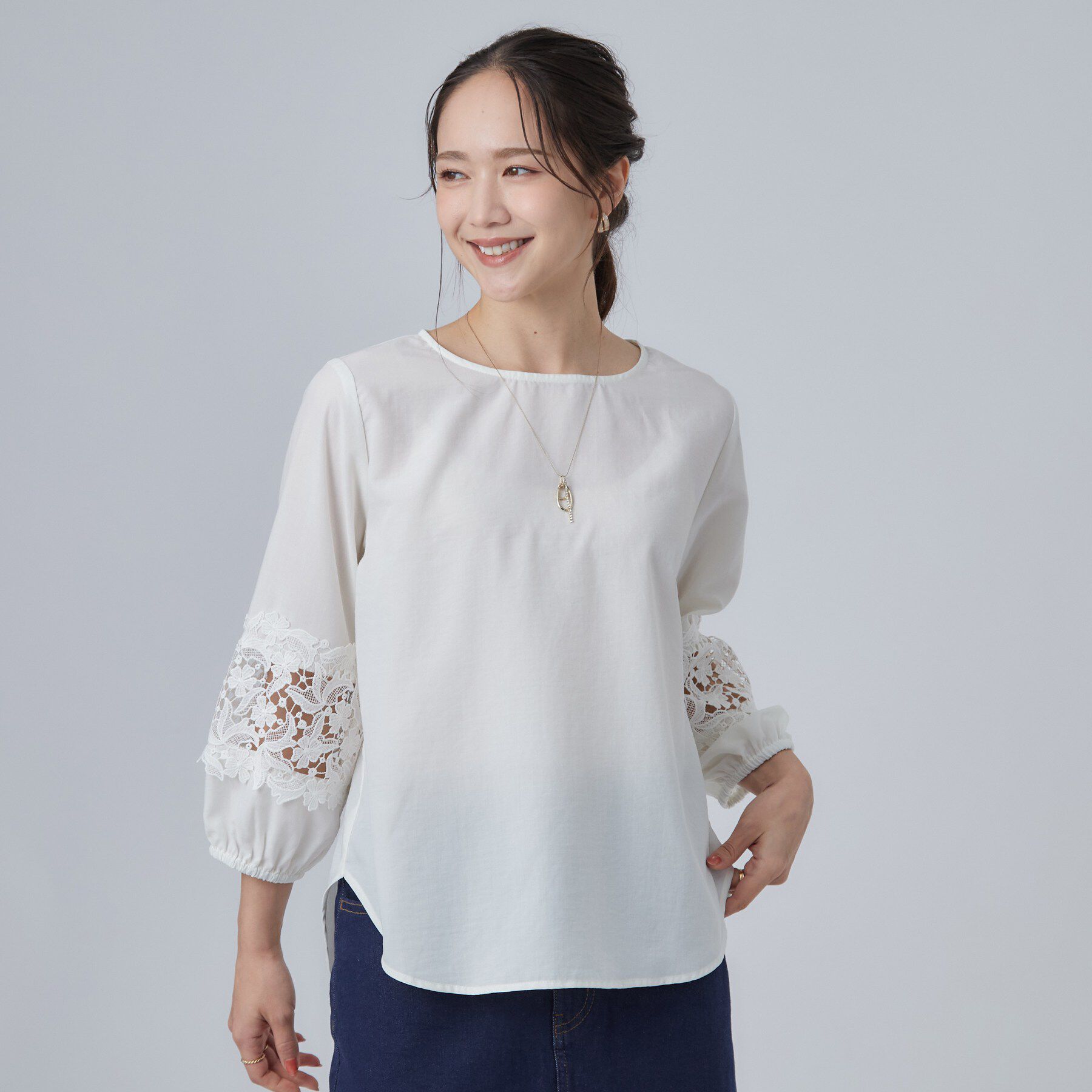 SHOO･LA･RUE「【洗濯後しわになりにくい】モチーフレース切り替え袖デザインブラウス」|シャツ・ブラウス|