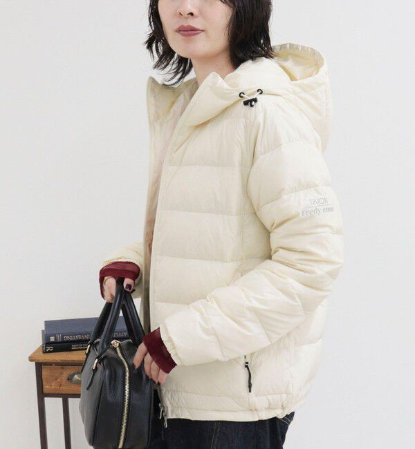fredy emue「《別注》【TAION/タイオン】LIGHT DOWN HOODIE」|ダウン|