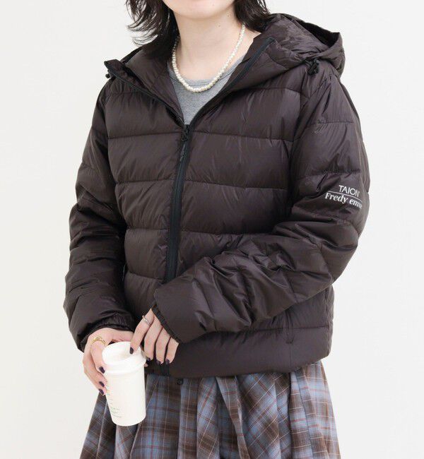 fredy emue「《別注》【TAION/タイオン】LIGHT DOWN HOODIE」|ダウン|
