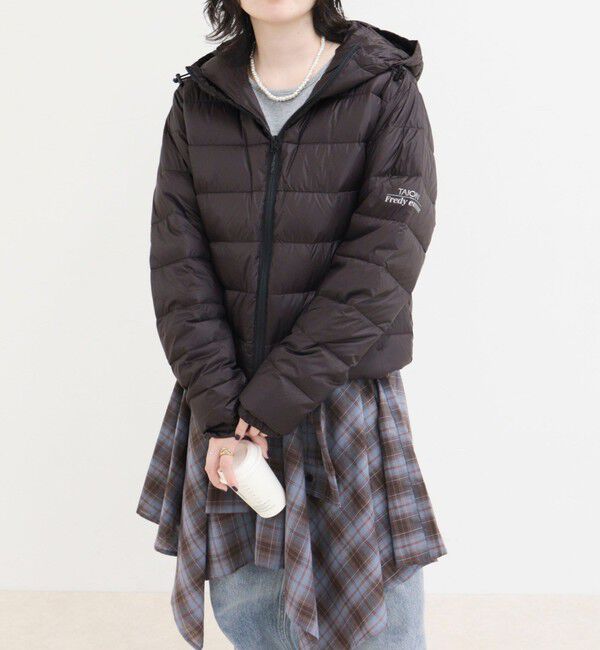 fredy emue「《別注》【TAION/タイオン】LIGHT DOWN HOODIE」|ダウン|
