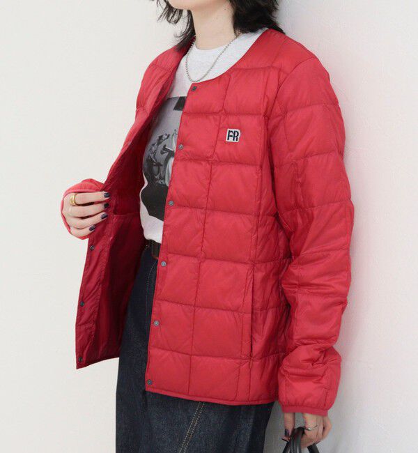 fredy emue「《別注》【TAION/タイオン】CREW NECK BUTTON DOWN JKT ダウンジャケット」|ダウン|レッド
