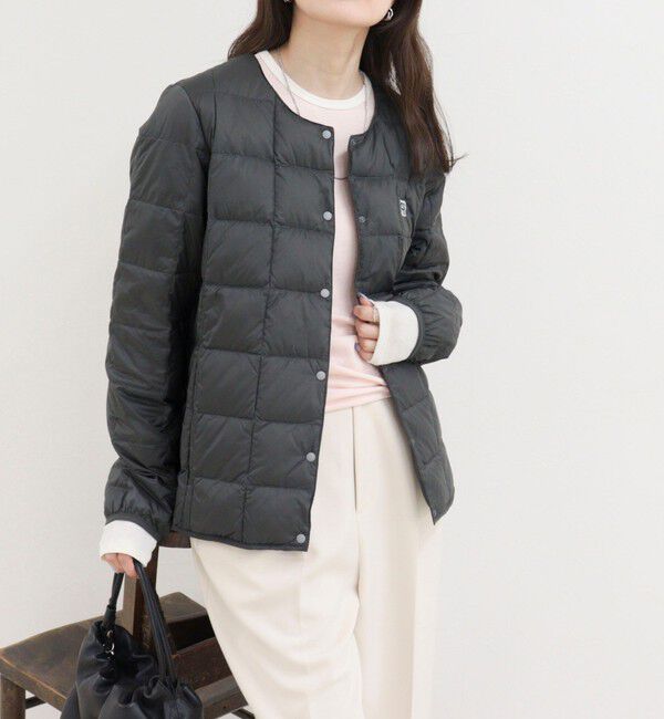 fredy emue「《別注》【TAION/タイオン】CREW NECK BUTTON DOWN JKT ダウンジャケット」|ダウン|チャコールグレー