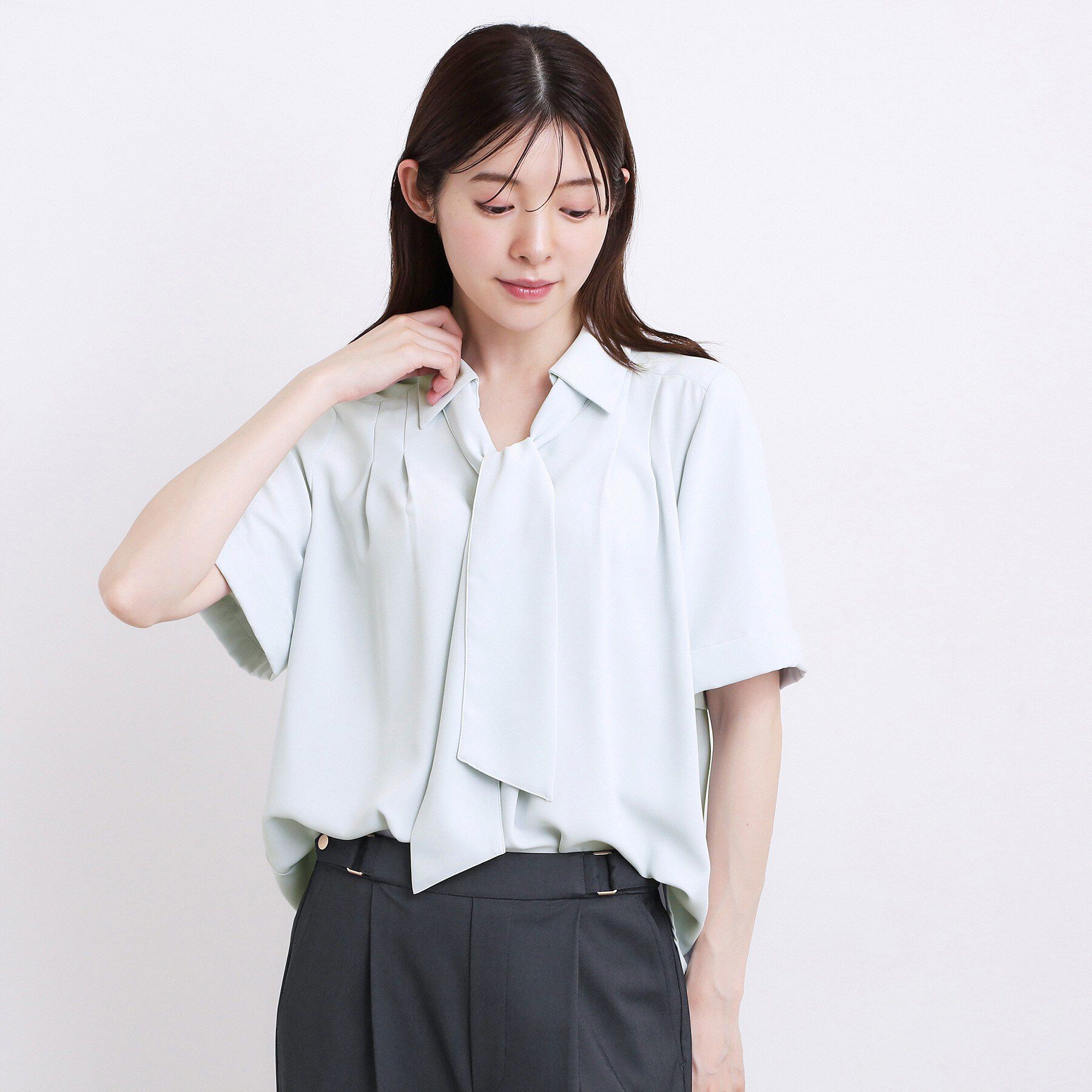 grove「半袖になって再登場！【洗える】チャーム付きマルチWAYボウタイブラウス」|シャツ・ブラウス|