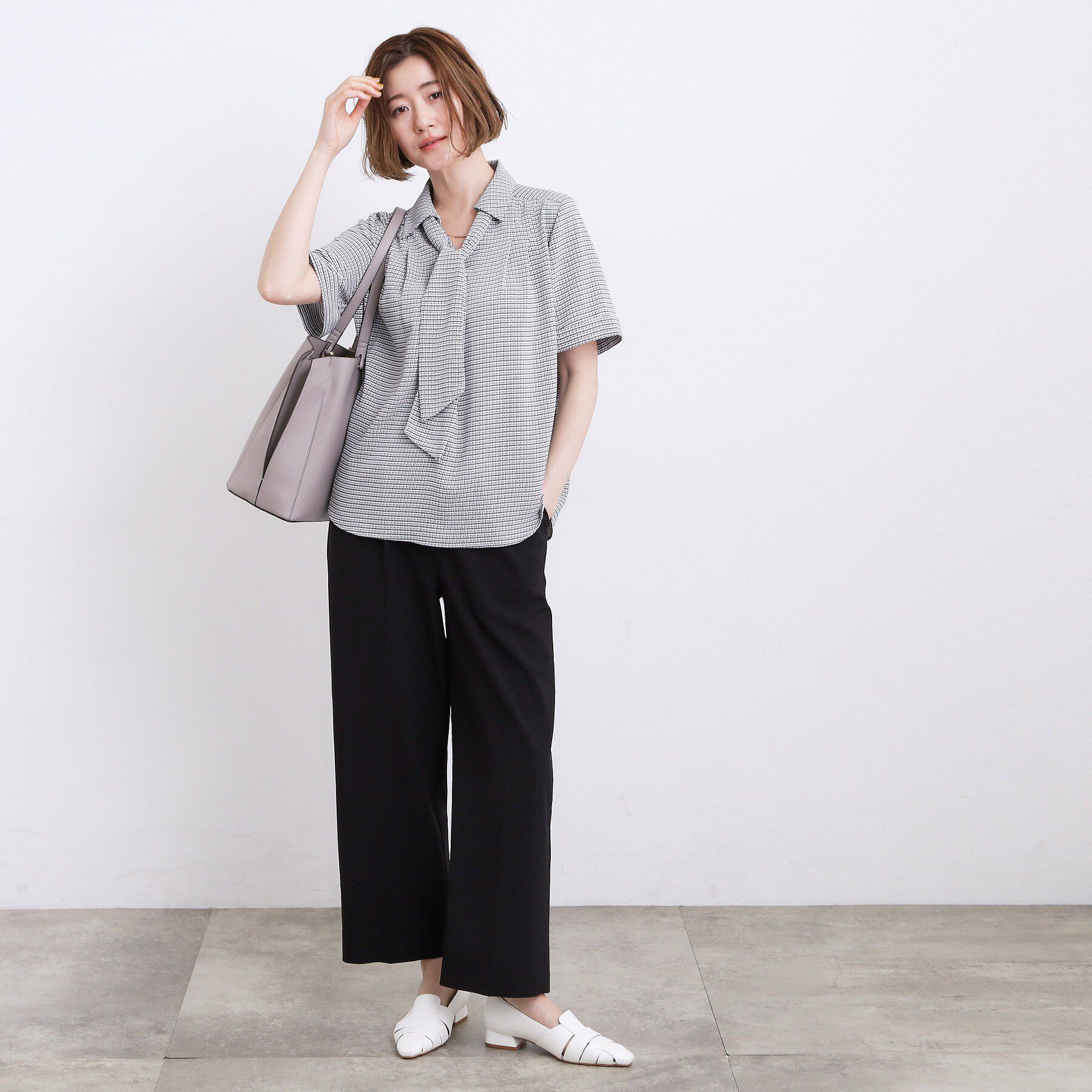grove「半袖になって再登場！【洗える】チャーム付きマルチWAYボウタイブラウス」|シャツ・ブラウス|
