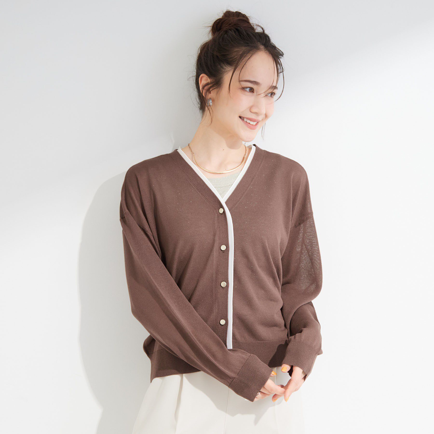SHOO･LA･RUE「【洗濯機可/S-LL】配色シフォン襟でサマ見え 上品シアーカーディガン」|カーディガン|