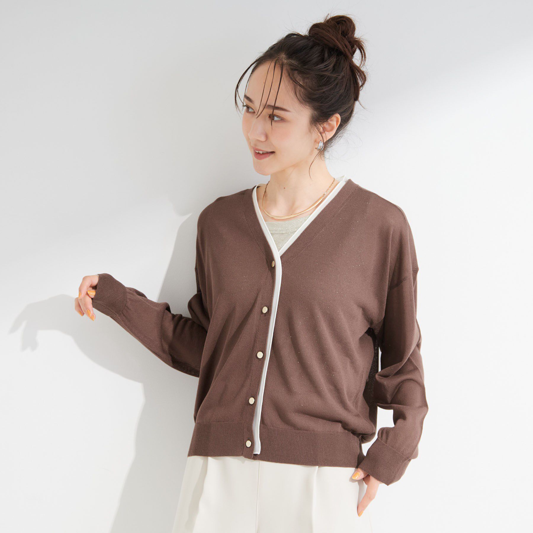 SHOO･LA･RUE「【洗濯機可/S-LL】配色シフォン襟でサマ見え 上品シアーカーディガン」|カーディガン|