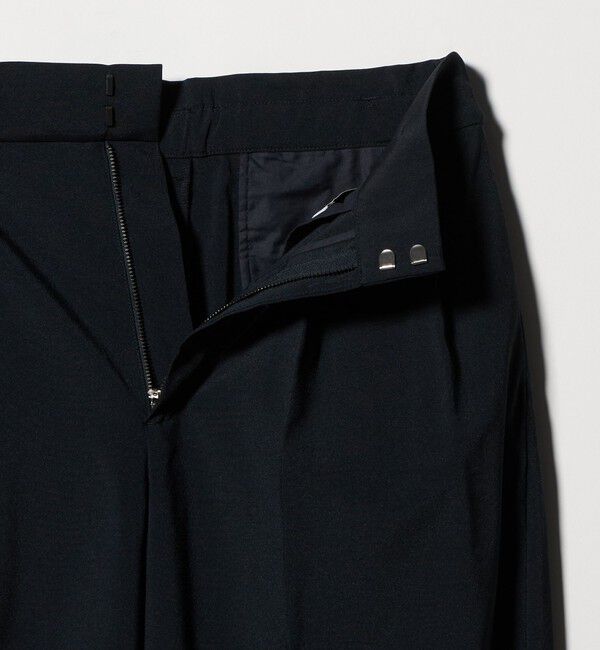 UNITED ARROWS「タック テーパード クロップド パンツ」|チノ|