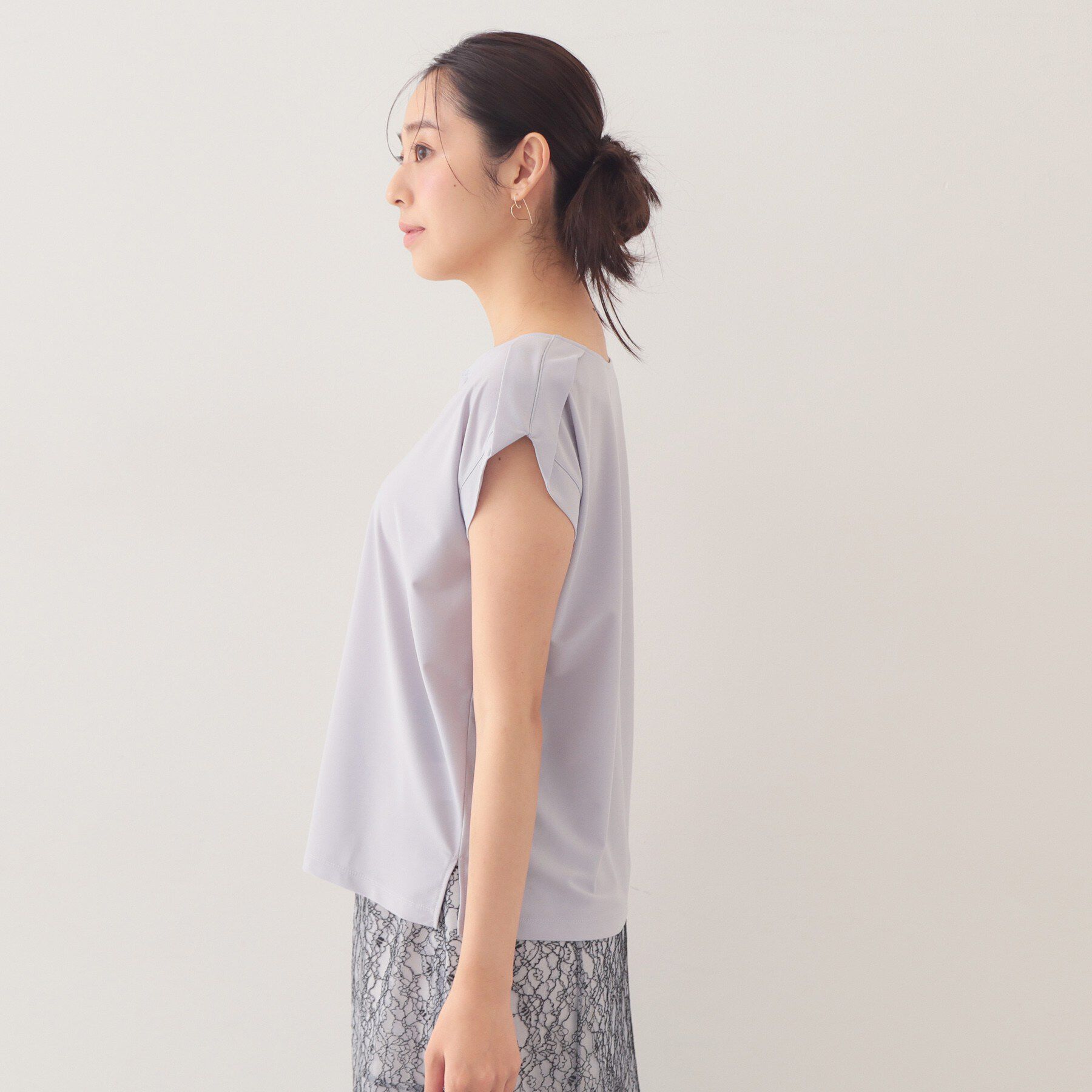 index「【接触冷感】ひんやりキーネックフレンチトップス《洗濯機OK》」|Tシャツ・カットソー|