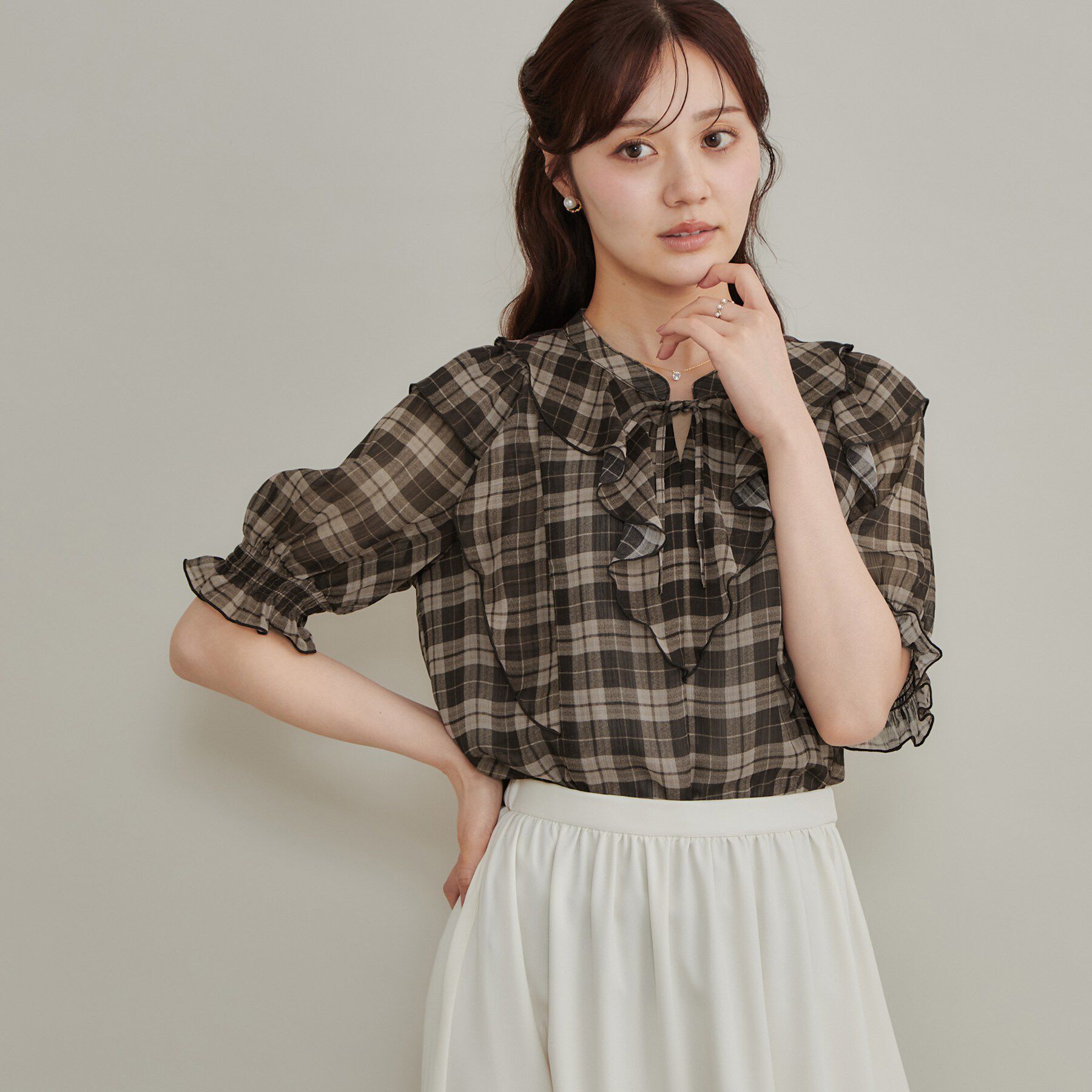 Couture broach「【楊柳シフォンで涼しく】フリルチェックブラウス」|シャツ・ブラウス|