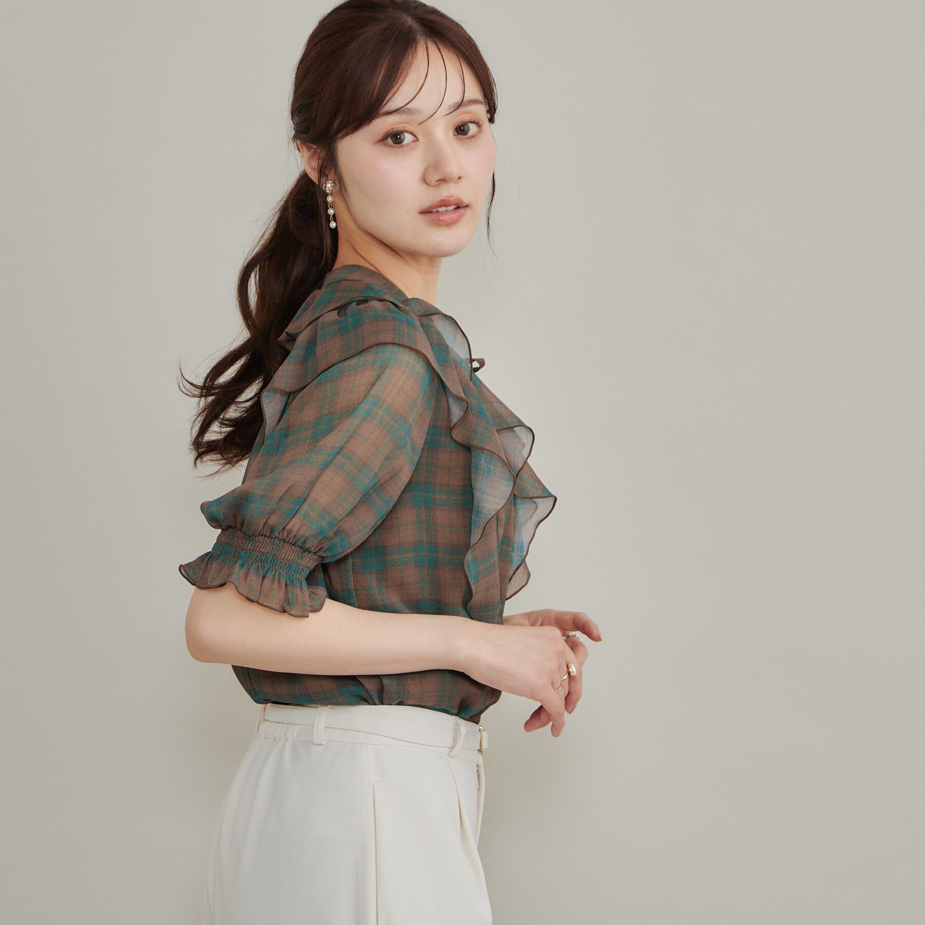 Couture broach「【楊柳シフォンで涼しく】フリルチェックブラウス」|シャツ・ブラウス|