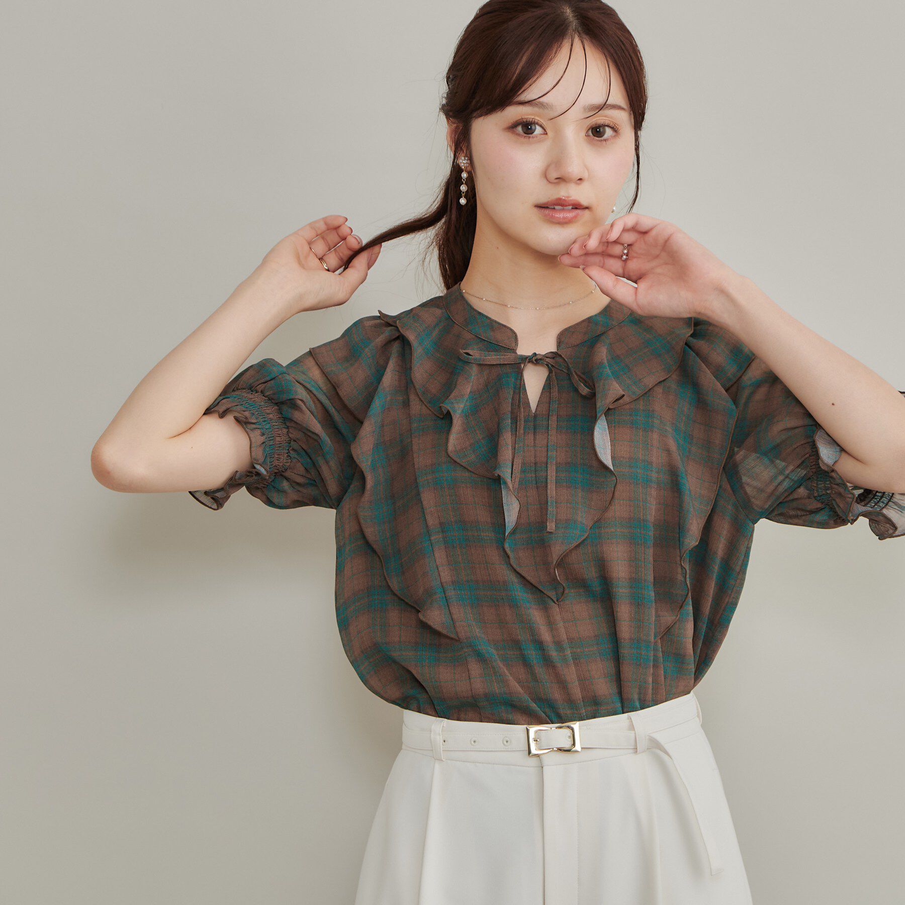 Couture broach「【楊柳シフォンで涼しく】フリルチェックブラウス」|シャツ・ブラウス|