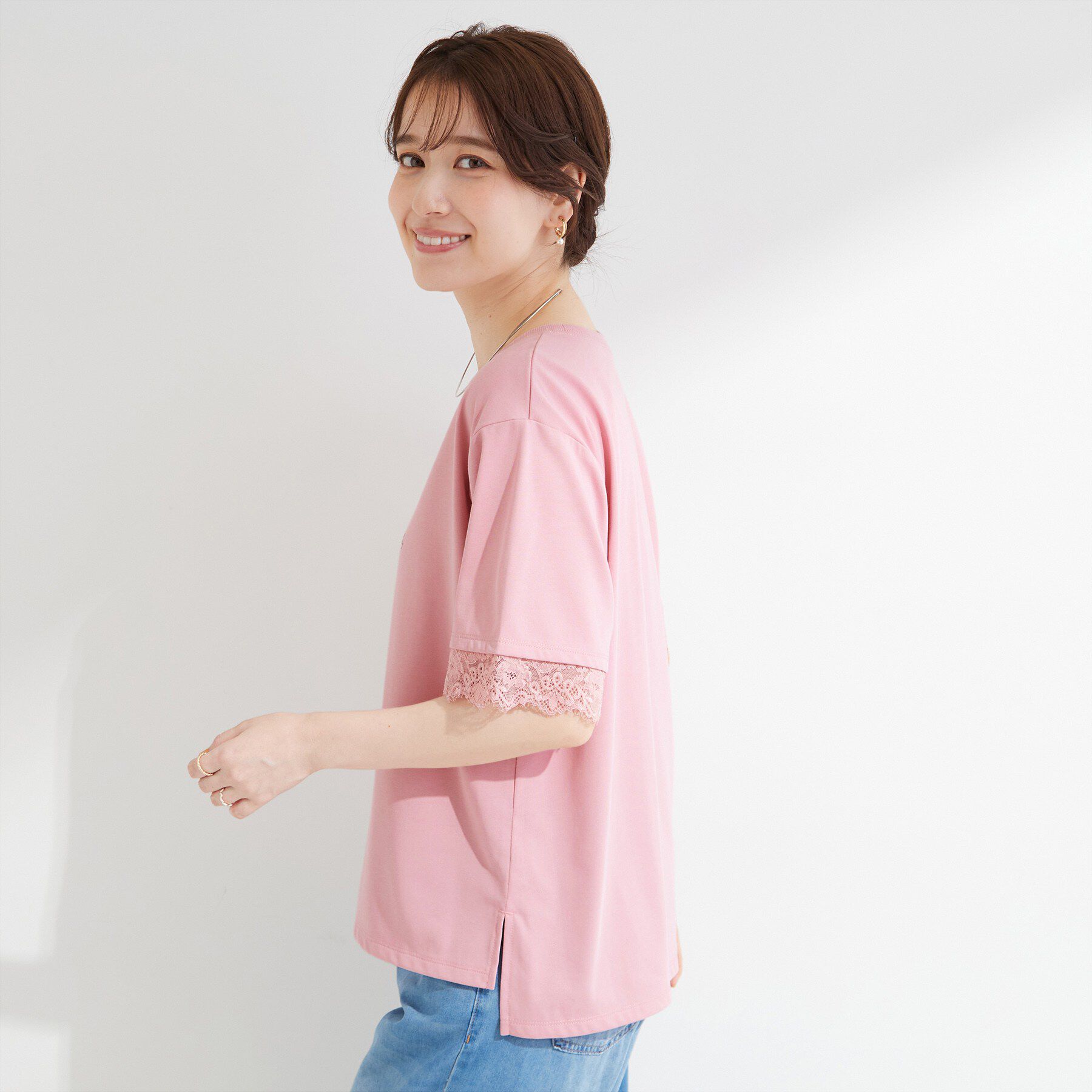 SHOO･LA･RUE「【ひんやり/UV/S-LL】柄アソート お袖レースが旬顔 上品に決まる大人Tシャツ」|Tシャツ・カットソー|