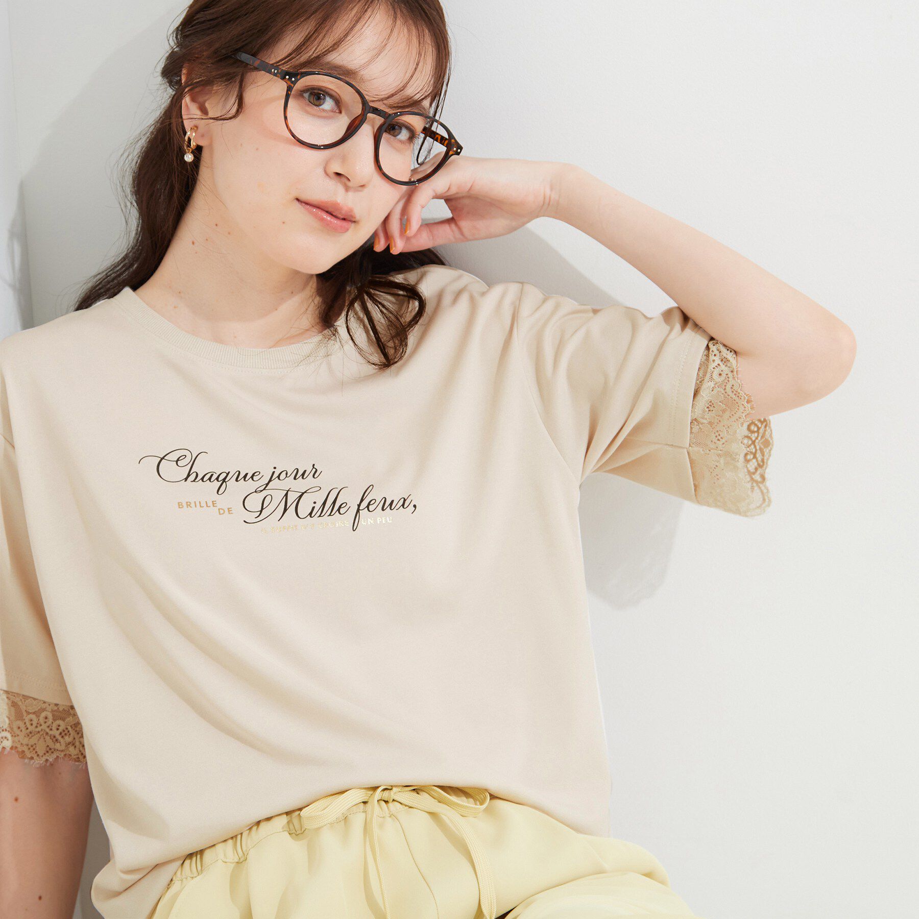 SHOO･LA･RUE「【ひんやり/UV/S-LL】柄アソート お袖レースが旬顔 上品に決まる大人Tシャツ」|Tシャツ・カットソー|グレージュ(150)