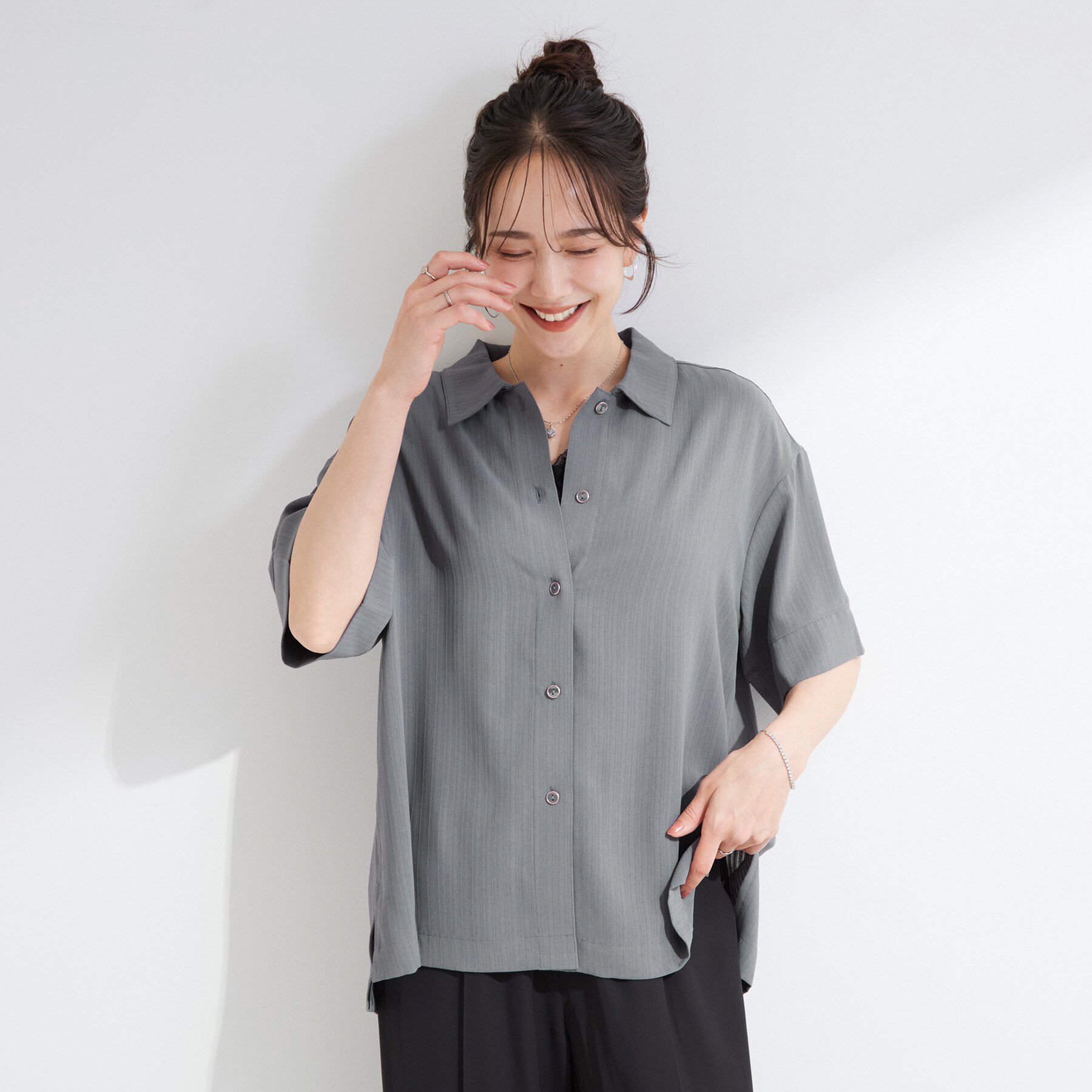 SHOO･LA･RUE「【通気性〇/ひんやり/S-LL】洗濯後しわになりにくい とろみストライプシャツ」|シャツ・ブラウス|
