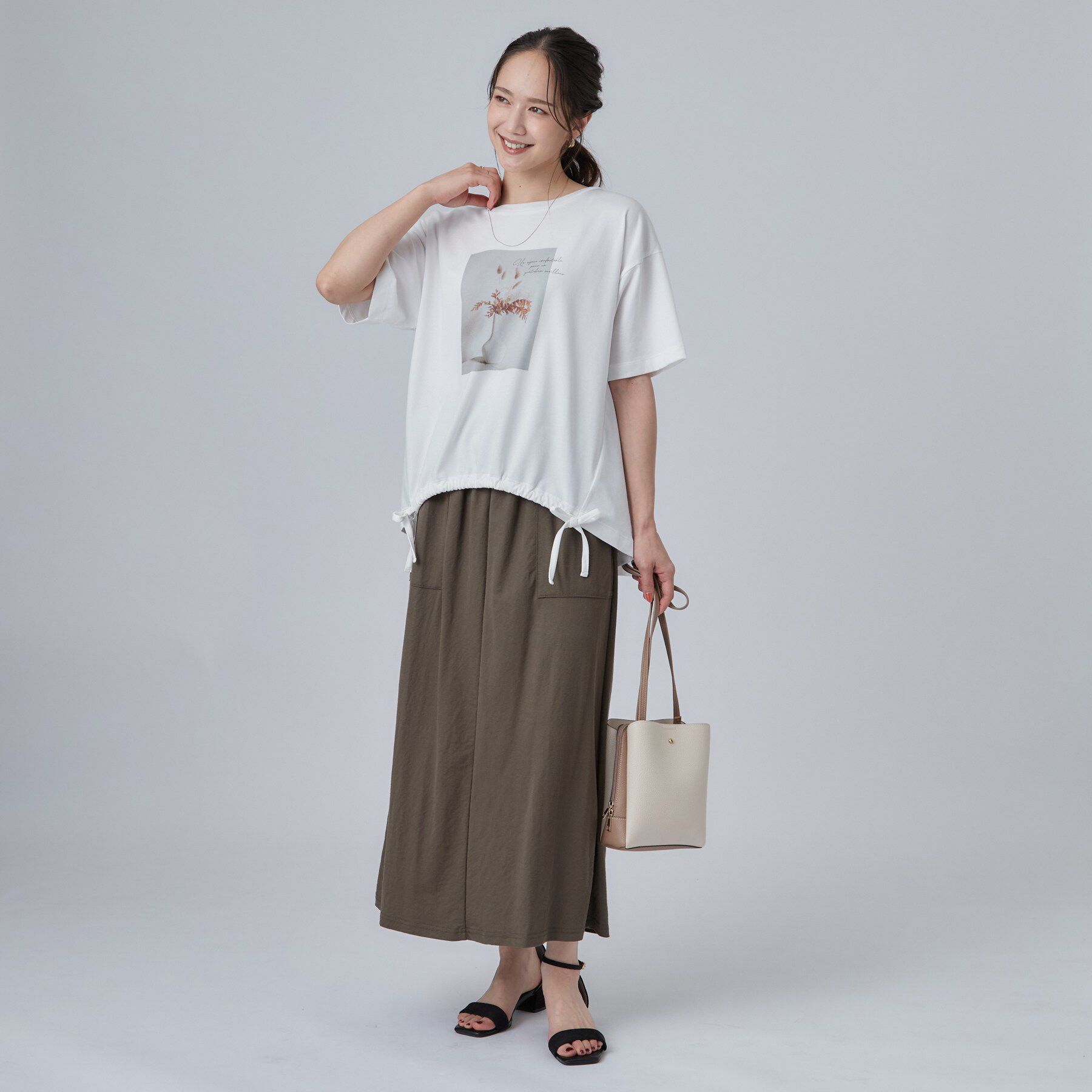 SHOO･LA･RUE「【ひんやり/体型カバー】プリントデザインが目を惹く 裾シャーリングTシャツ」|Tシャツ・カットソー|