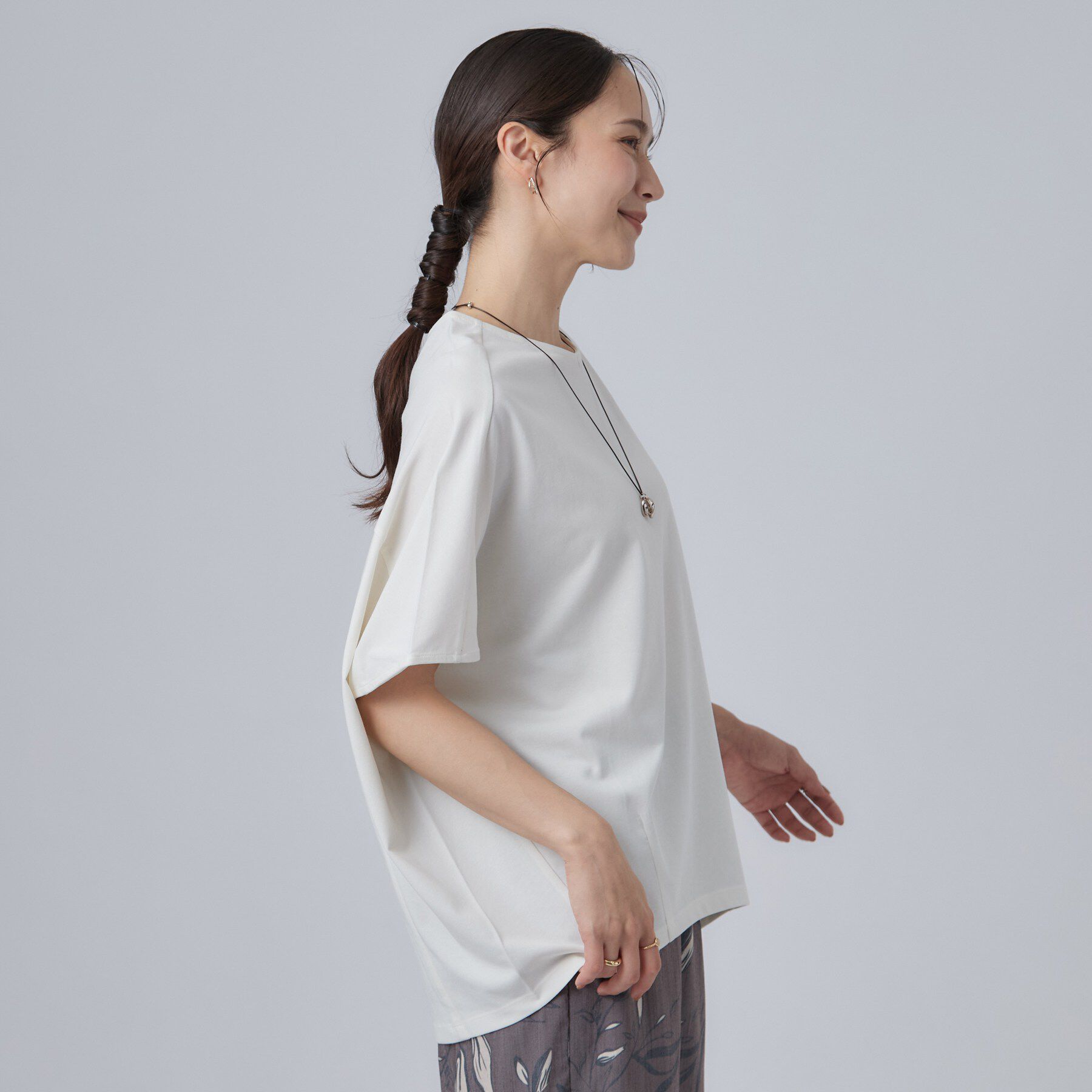 SHOO･LA･RUE「【ひんやり/体型カバー】インせず着られる 上品見えのドルマントップス」|Tシャツ・カットソー|