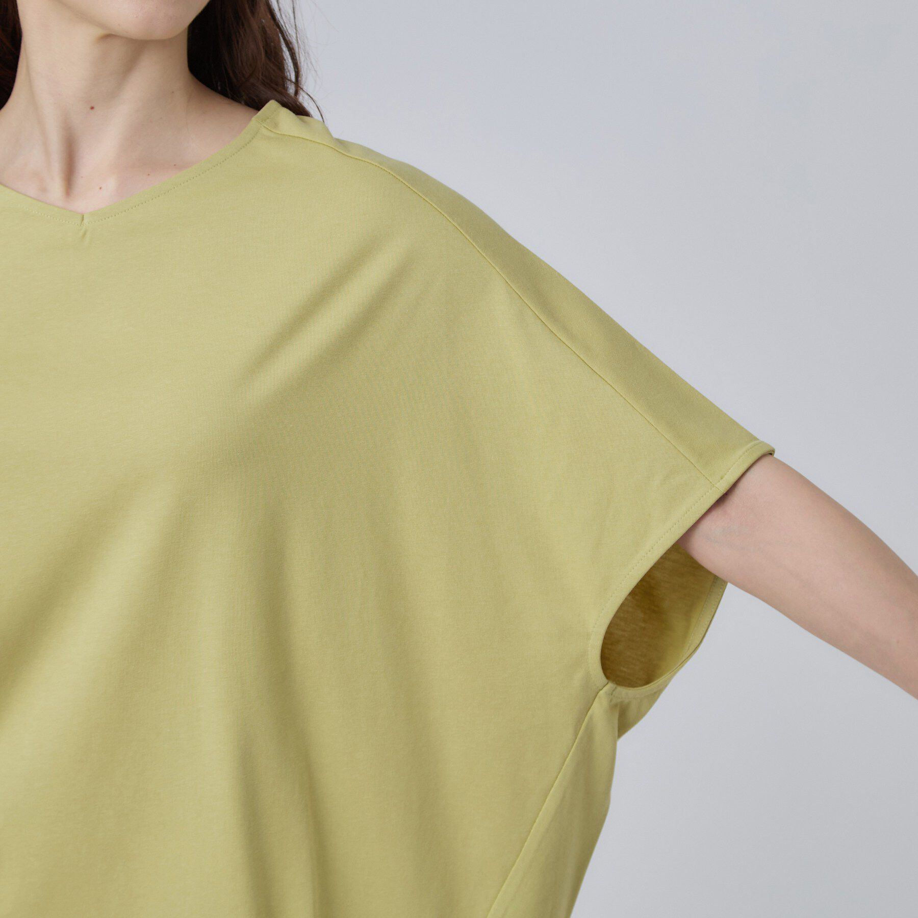 SHOO･LA･RUE「【ひんやり/体型カバー】インせず着られる 上品見えのドルマントップス」|Tシャツ・カットソー|