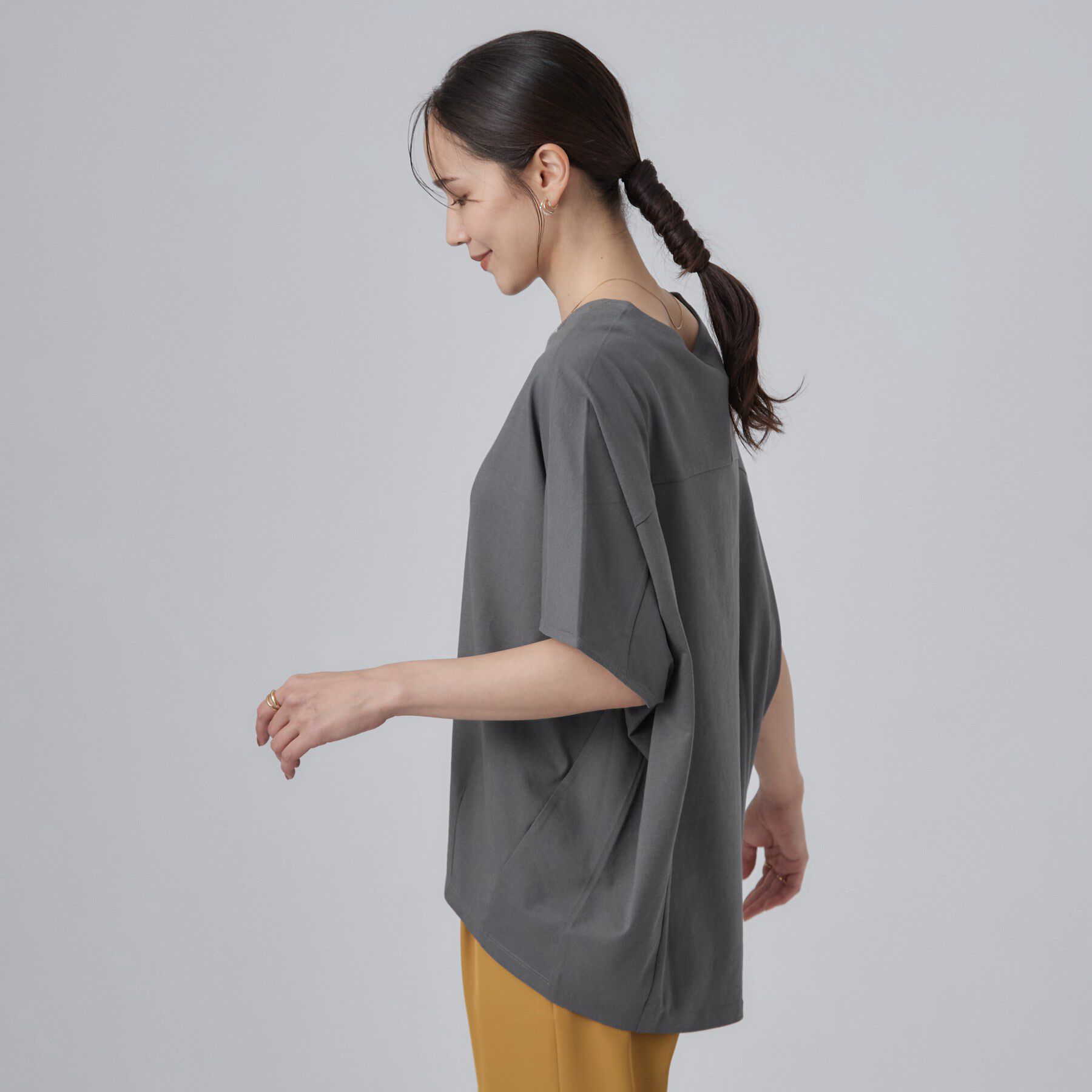 SHOO･LA･RUE「【ひんやり/体型カバー】インせず着られる 上品見えのドルマントップス」|Tシャツ・カットソー|
