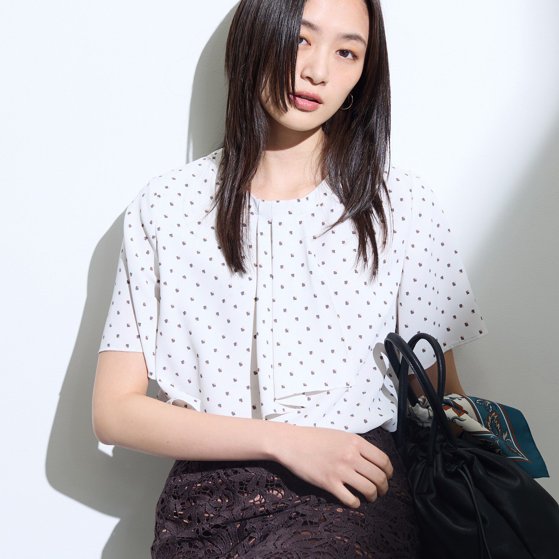 INDIVI「【接触冷感／UVケア】ボウタイ風 幾何学柄ブラウス」|シャツ・ブラウス|