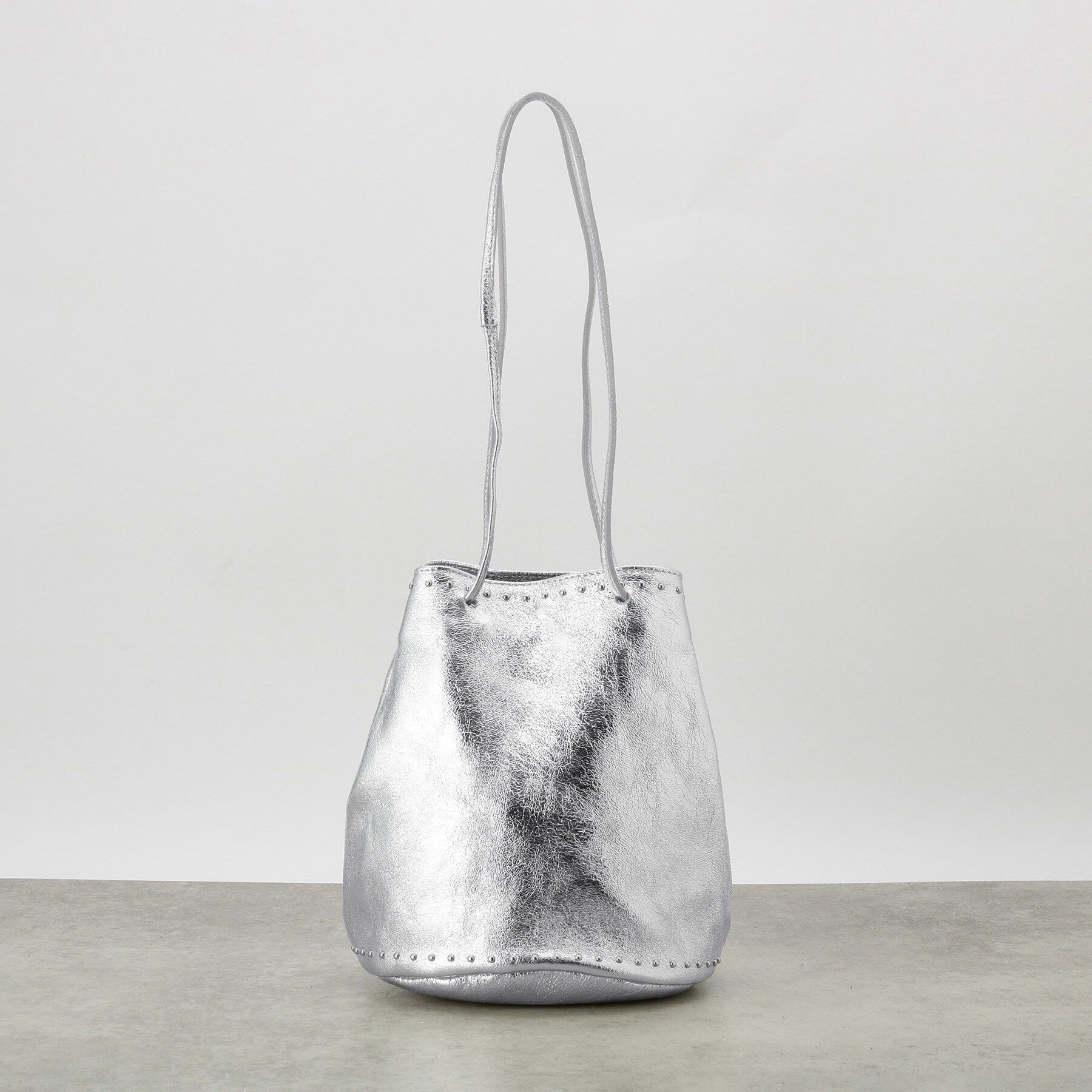 GALLEST「【MILLELA FIRENZE】スタッズ付き巾着レザーバッグ」|ハンドバッグ|