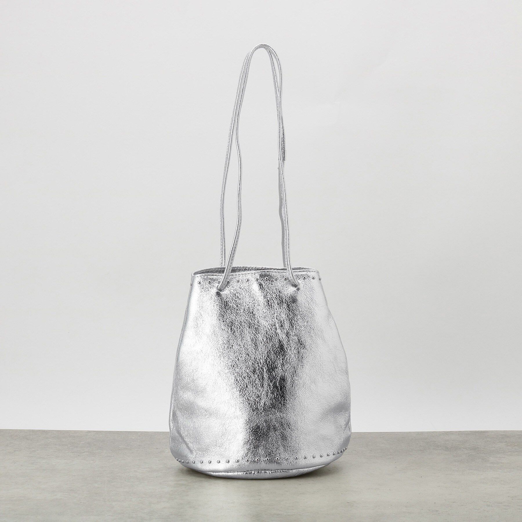GALLEST「【MILLELA FIRENZE】スタッズ付き巾着レザーバッグ」|ハンドバッグ|