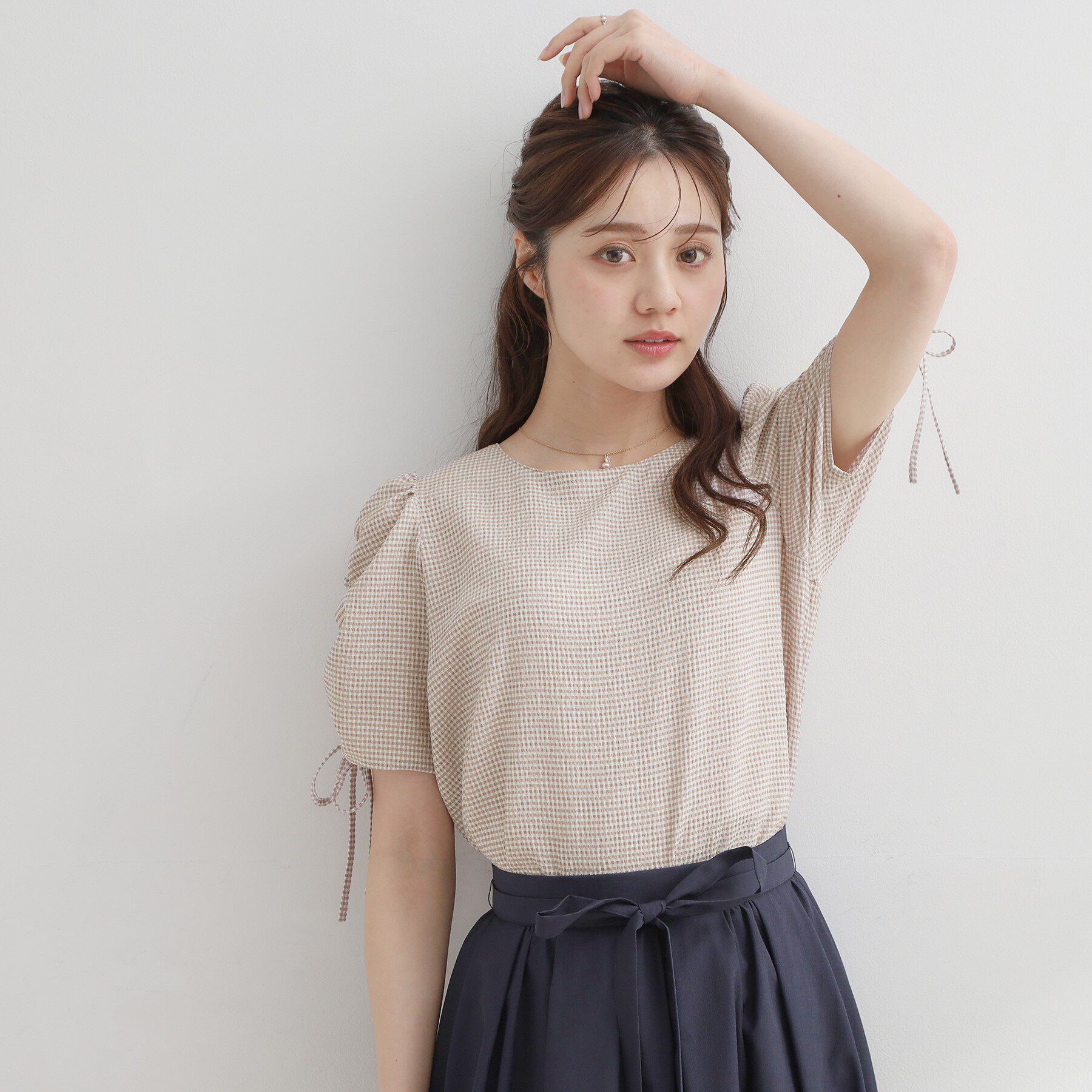 Couture broach「【洗える】シャーリング チェックブラウス」|シャツ・ブラウス|キャメルブラウン(2