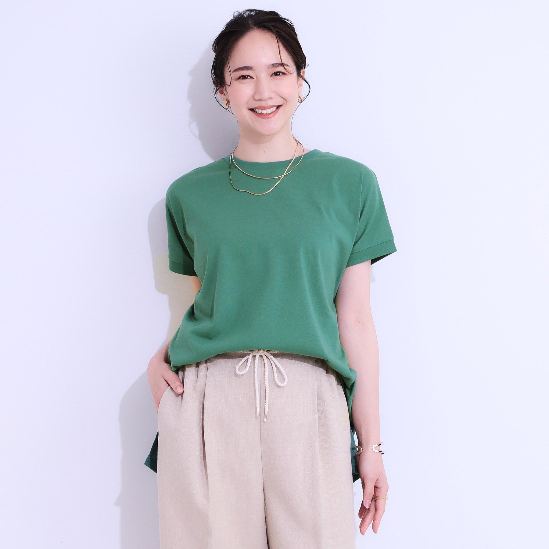 SHOO･LA･RUE「【洗える/S-LL/ひんやり/UV】汗をかいても気になりにくい スリットトップス」|Tシャツ・カットソー|